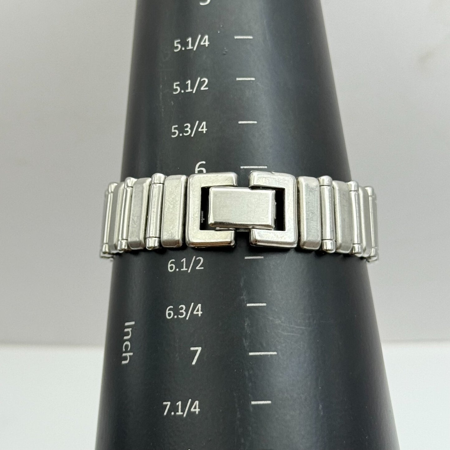 25mm Working Ladies Britania 30m Silver Tone Roman Numeral Quartz Watch 6 Inches