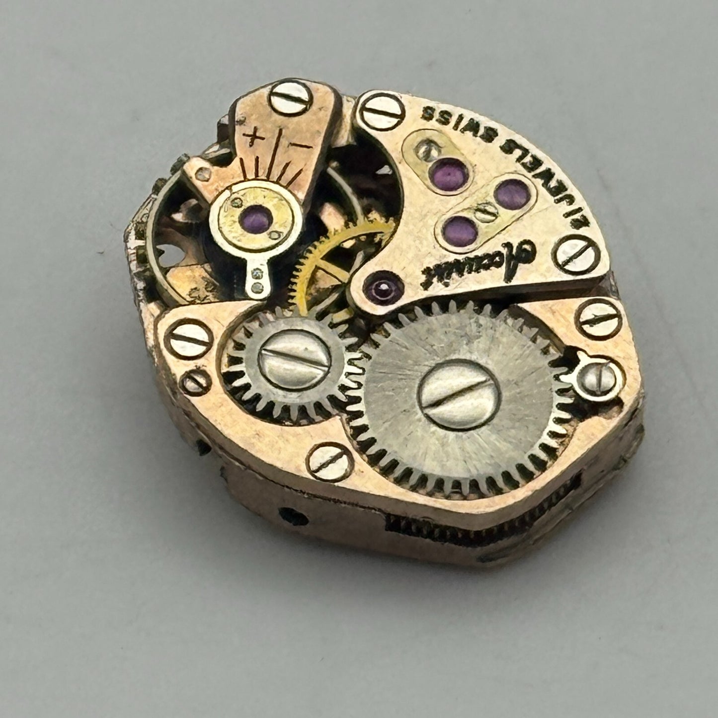 15.3mm Ladies Accurist FHF 60 Manual Wind Watch Movement Swiss Vintage PARTS