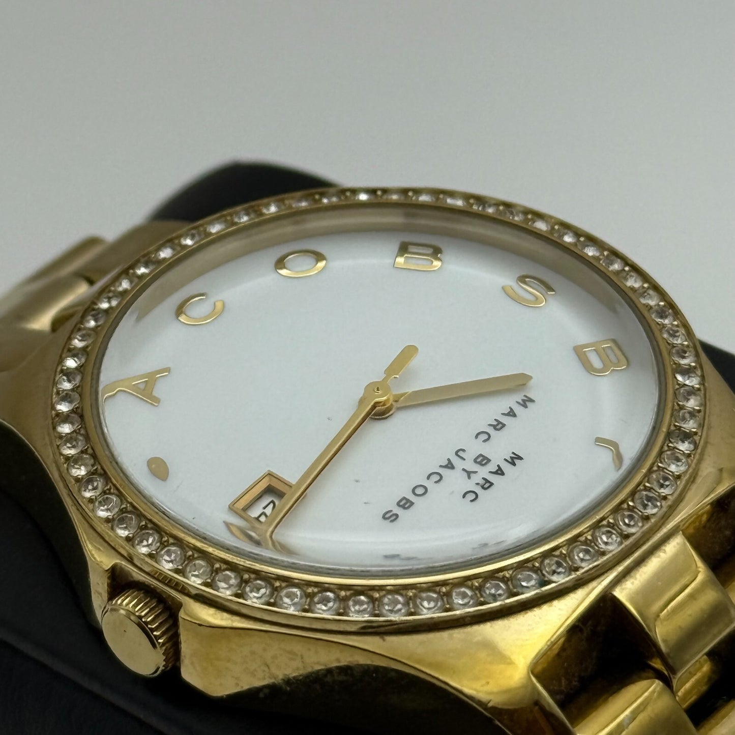 39mm Working Ladies Marc By Marc Jacobs White Date Dial Quartz Watch 5.25 Inches