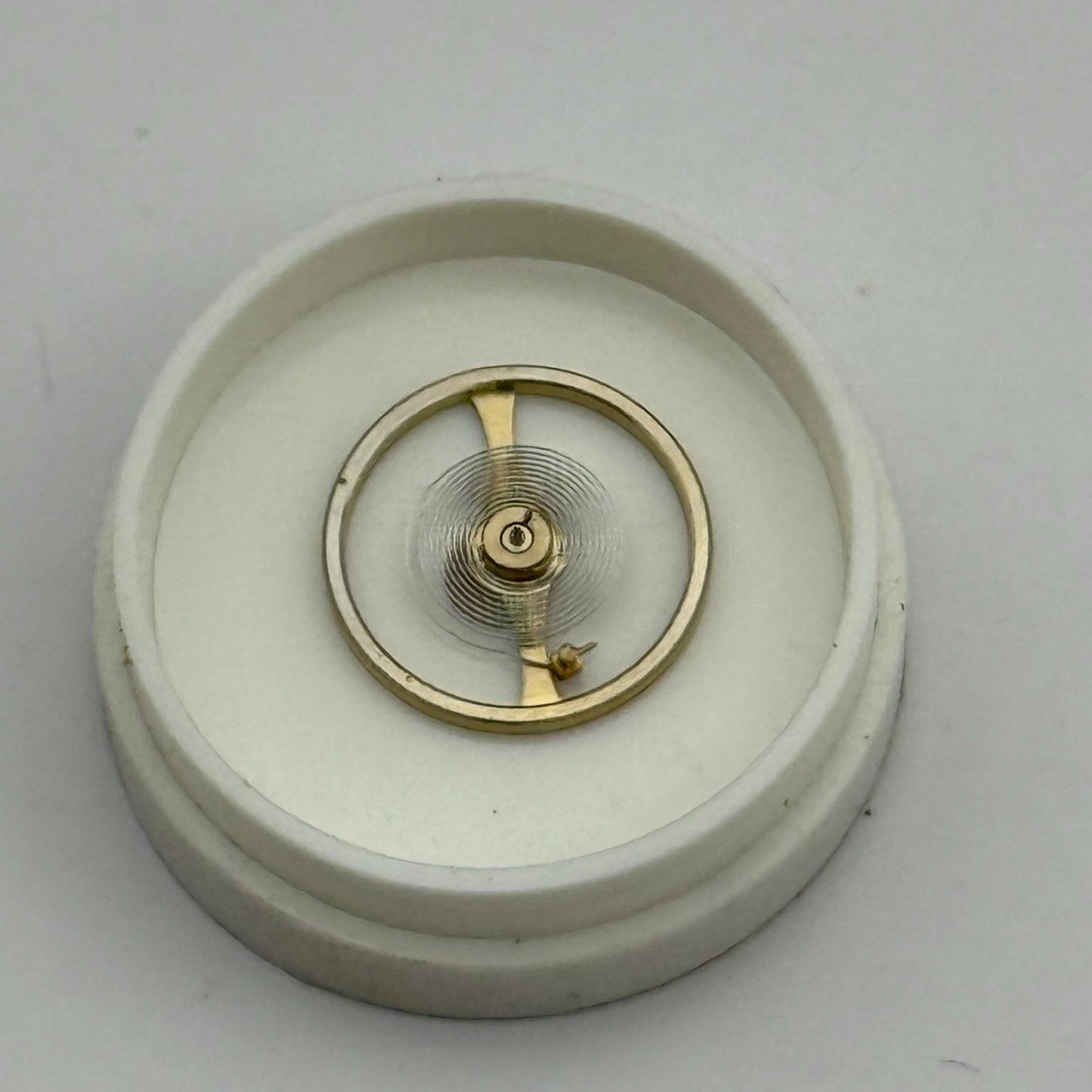 Oris 200 290 Balance Wheel Complete And Spring  332 M Watch Movement Parts NOS