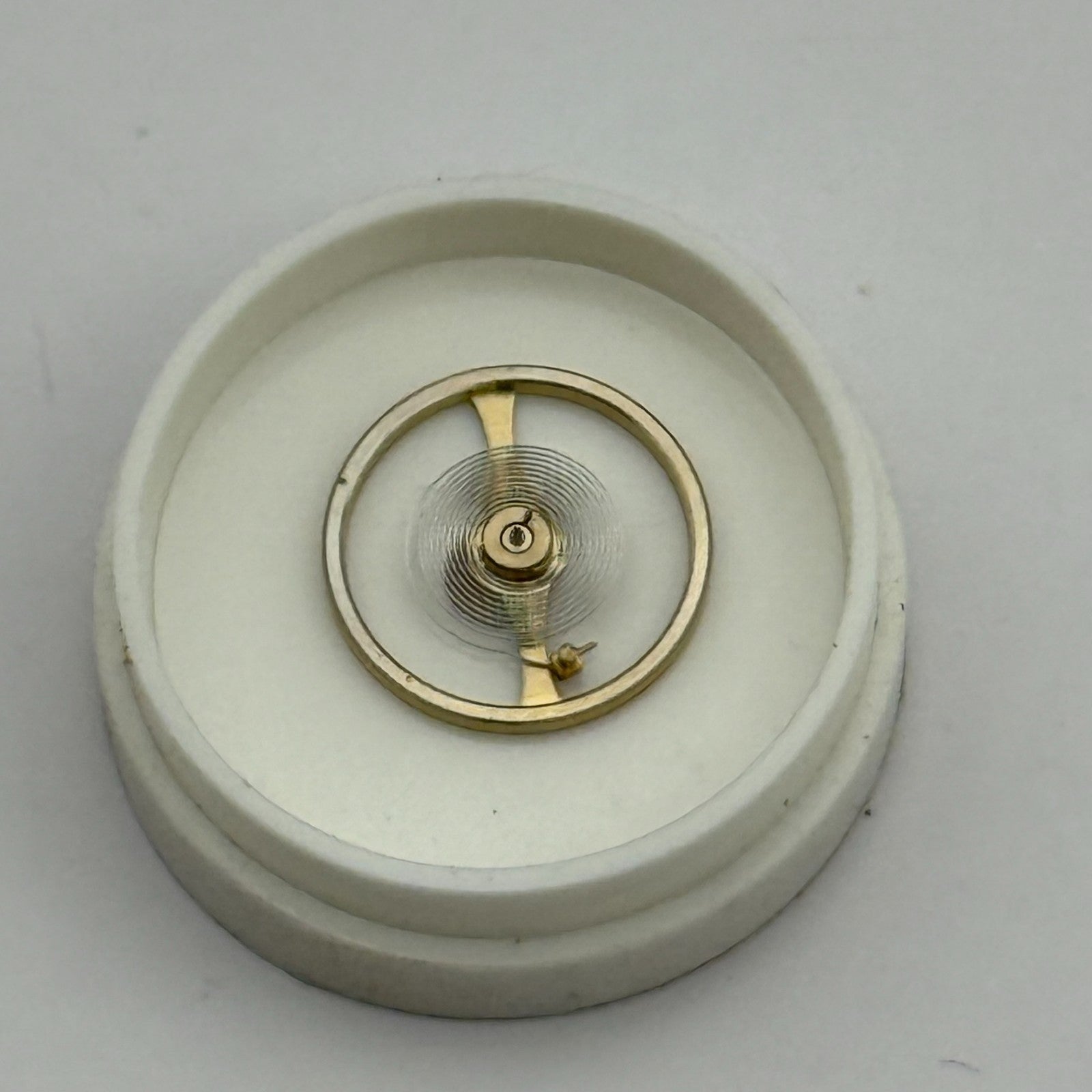 Oris 200 290 Balance Wheel Complete And Spring  332 M Watch Movement Parts NOS