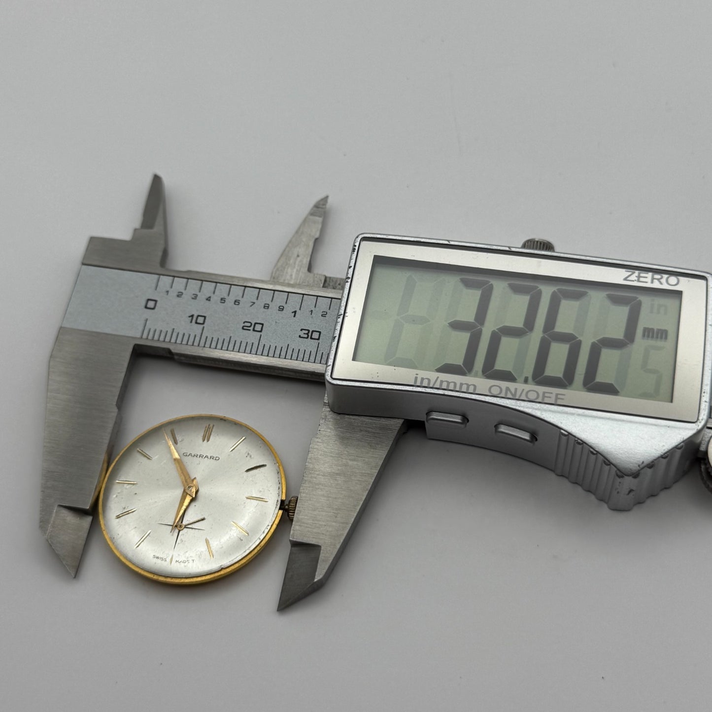 Garrard Peseux 320 Watch Movement Running Manual Wind Vintage Swiss Parts 30.2mm