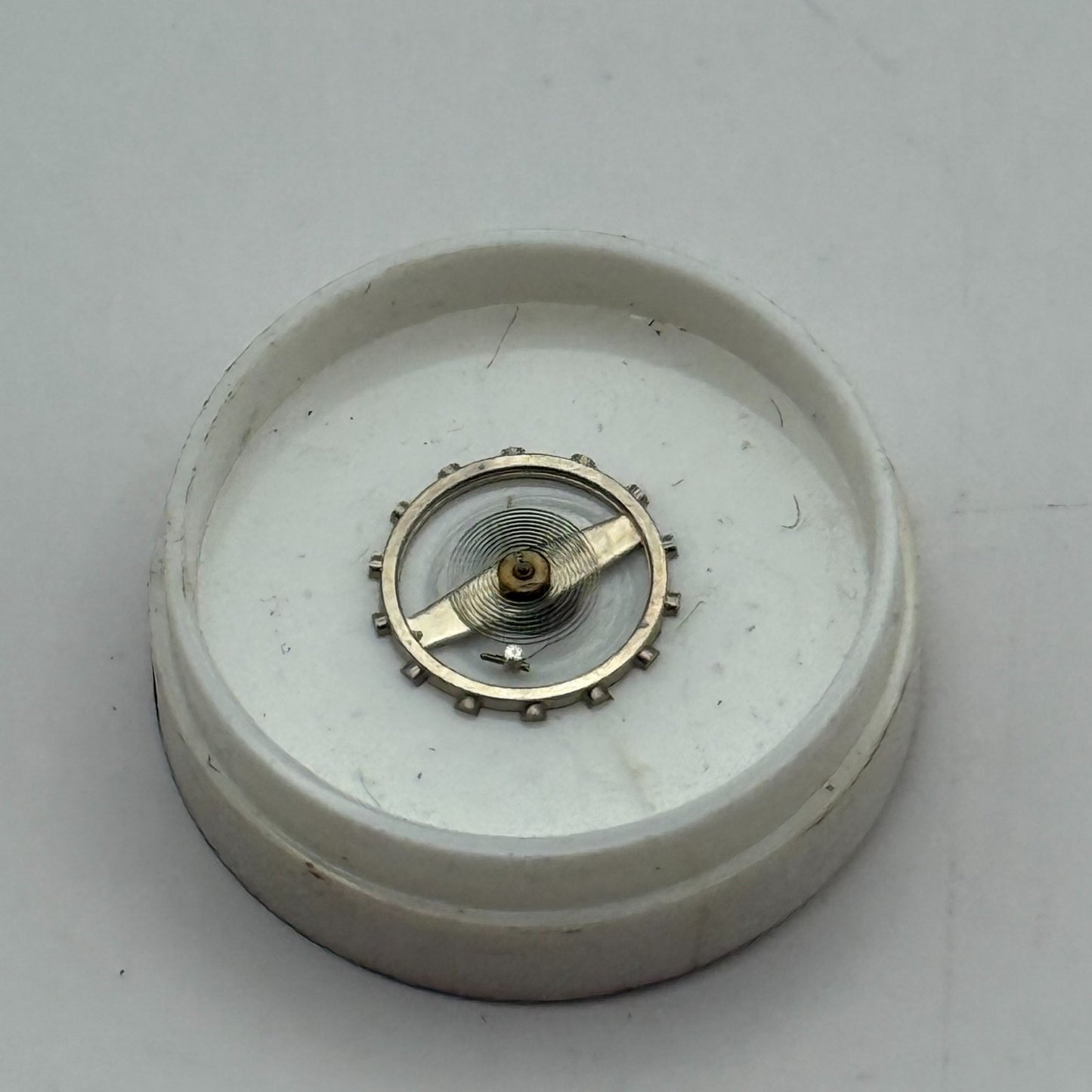 Brac 2051 Balance Wheel Complete And Spring 5¼’’’ 975 M Watch Movement Parts NOS