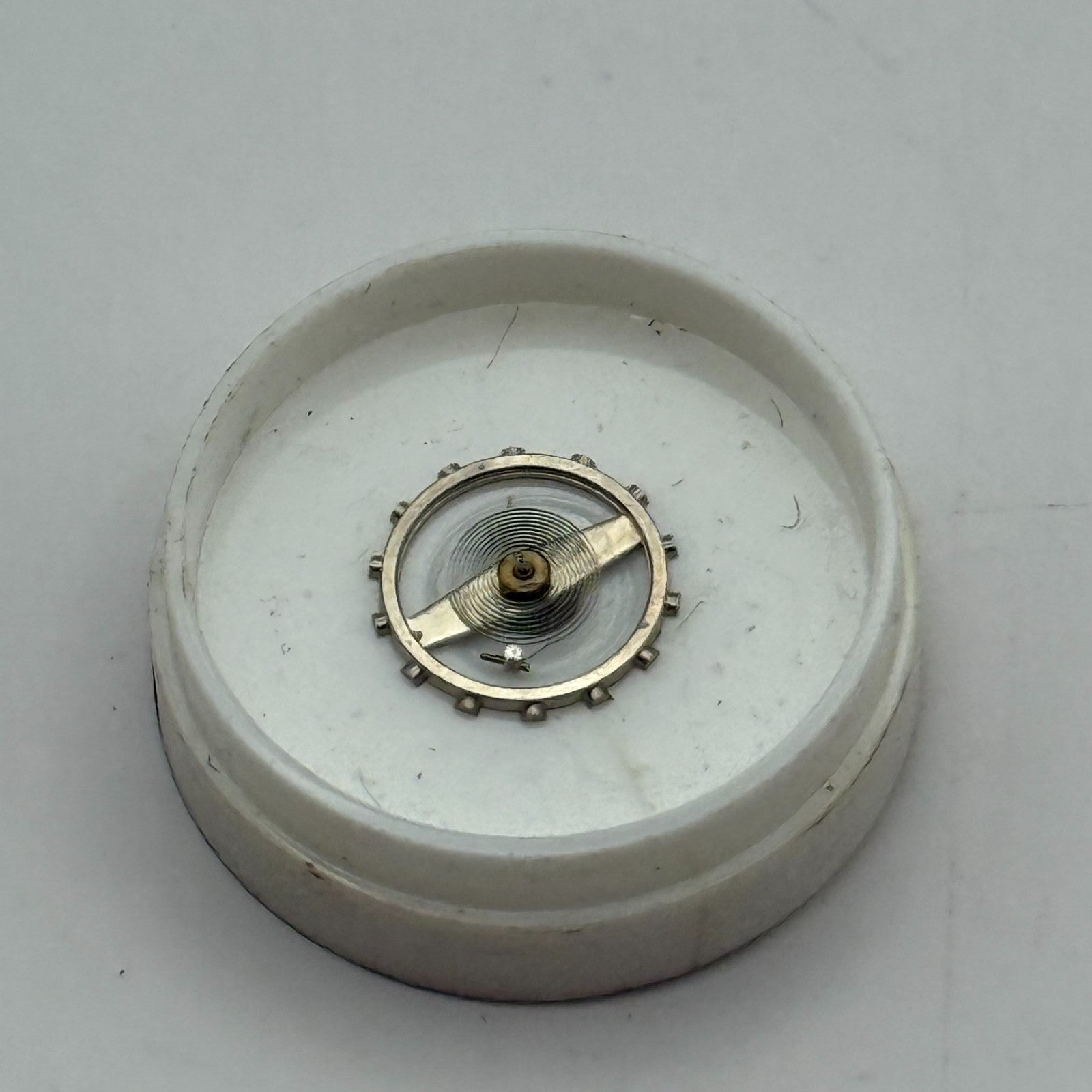 Brac 2051 Balance Wheel Complete And Spring 5¼’’’ 975 M Watch Movement Parts NOS