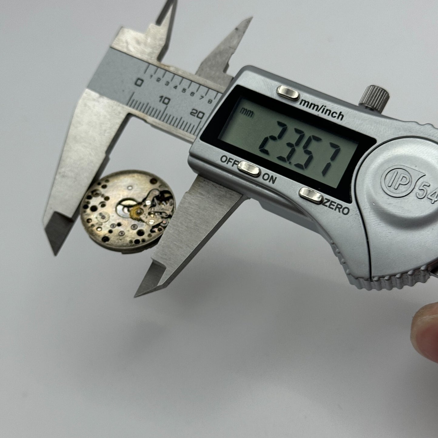 23.6mm Unidentified 15 Jewels Swiss Vintage Manual Wind Watch Movement PARTS