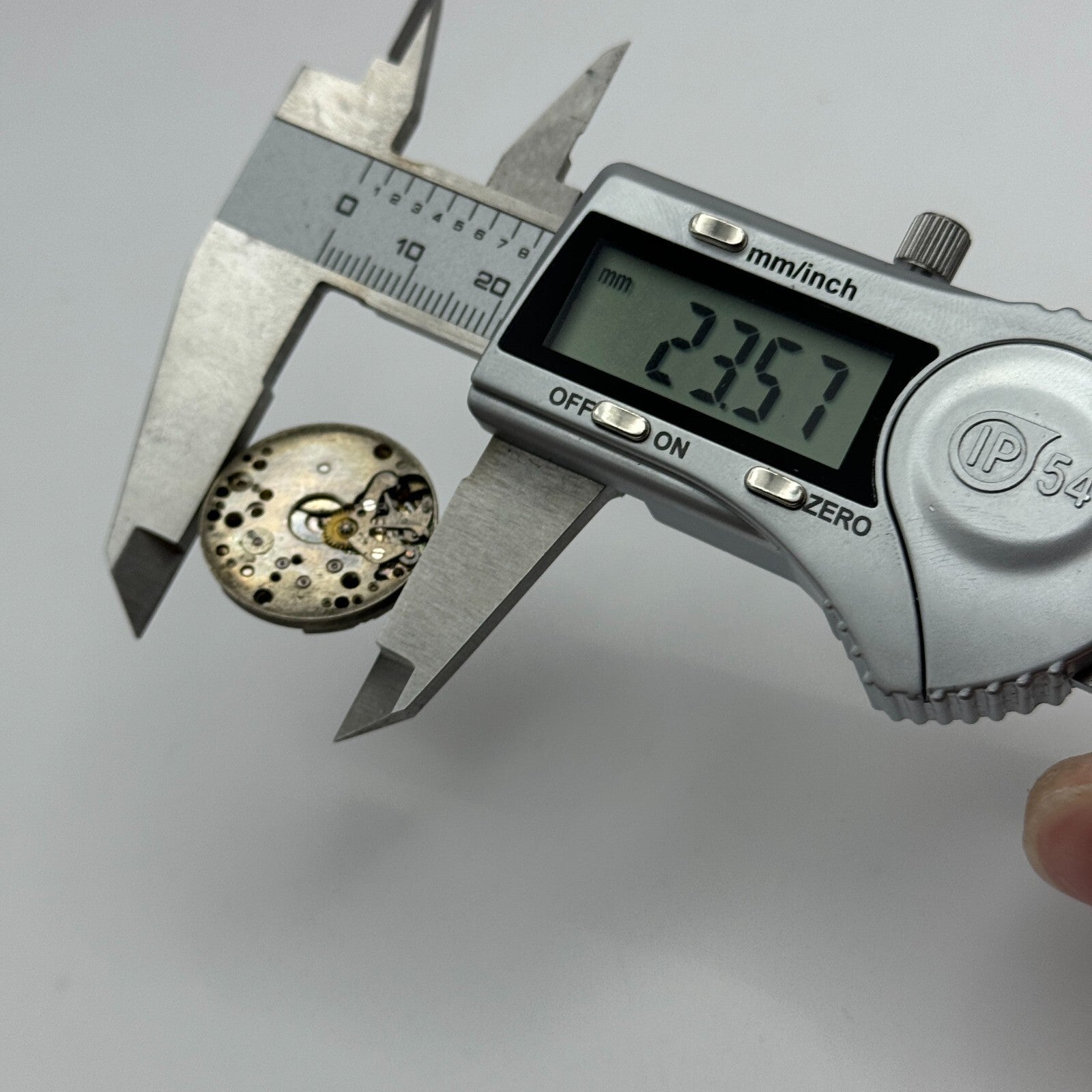 23.6mm Unidentified 15 Jewels Swiss Vintage Manual Wind Watch Movement PARTS