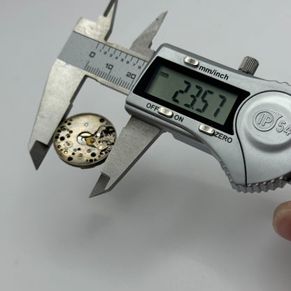 23.6mm Unidentified 15 Jewels Swiss Vintage Manual Wind Watch Movement PARTS