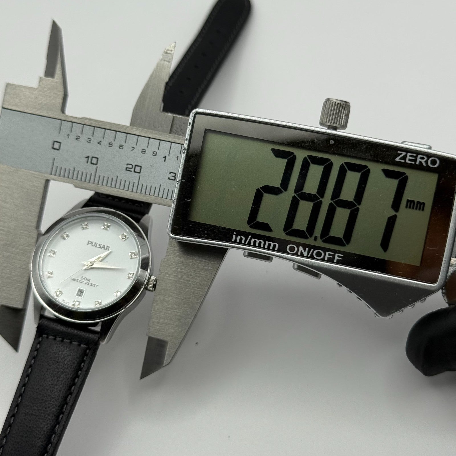 Pulsar Ladies Quartz Watch Date Dial Diamond Markers Leather Strap Working 27mm