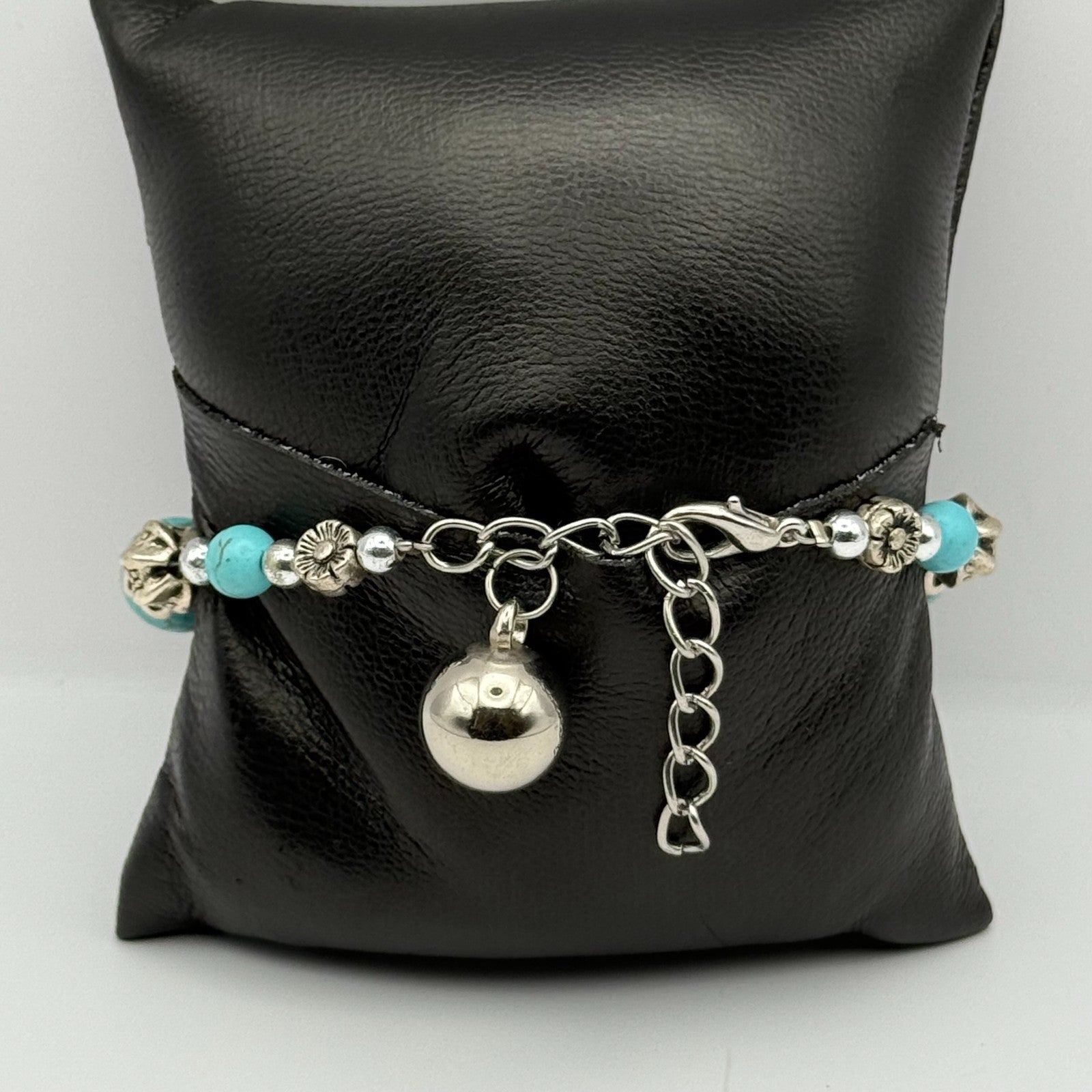 YLQ Ladies Quartz Watch Crystal Accents Beaded Design Bracelet Working 25mm