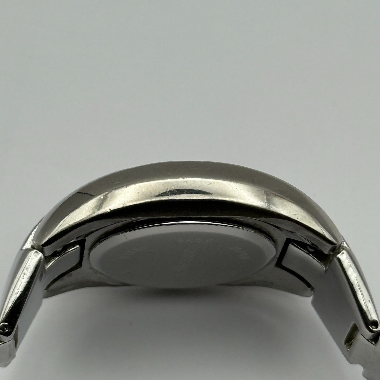 Ellesse Ladies Quartz Watch Silver Tone Bracelet Steel Japan Working 28mm