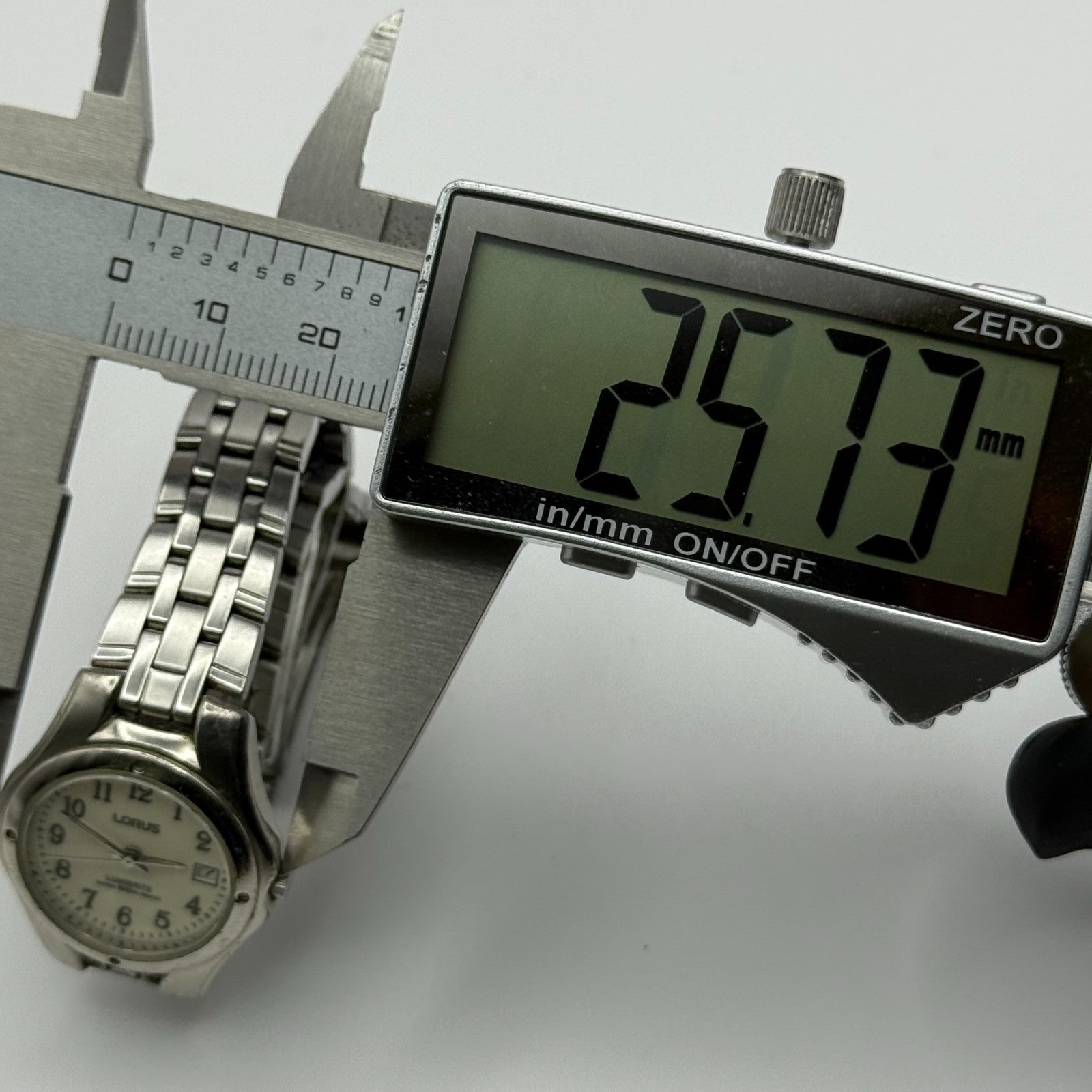 Lorus Lumibrite Ladies Quartz Watch Date Dial Silver Tone Bracelet Working 25mm