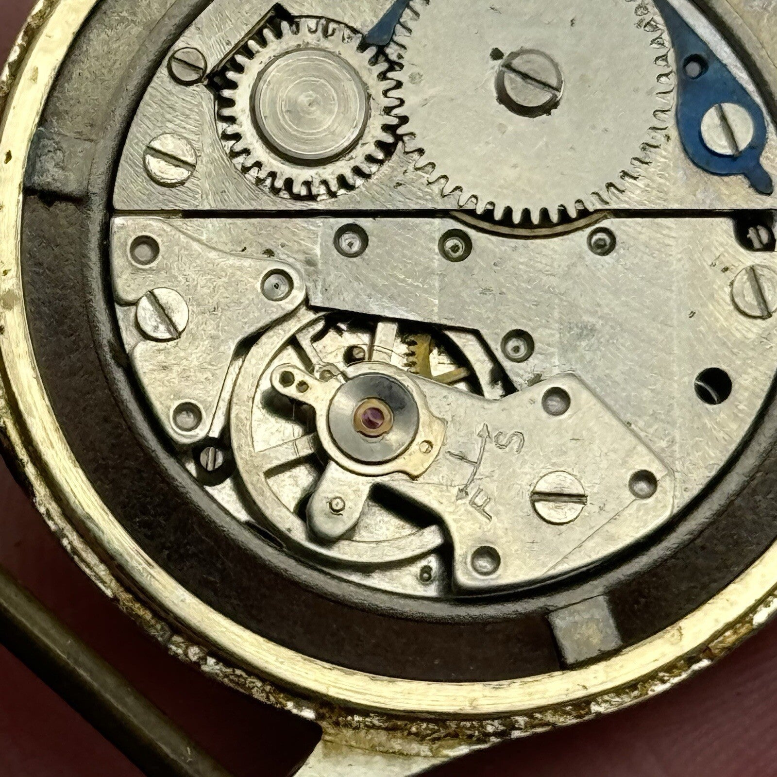 32mm Men’s Manual Wind Ingersoll Shock Proof Watch FOR PARTS TO RESTORE