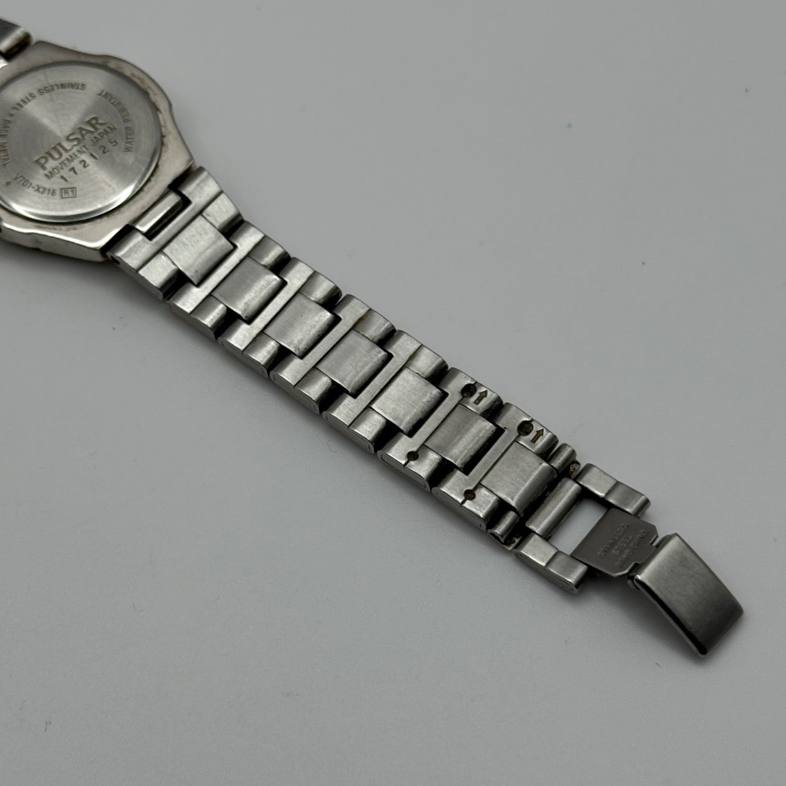 Vintage Pulsar Quartz Watch V701-X316 Two Tone Bracelet Working New Battery 27m