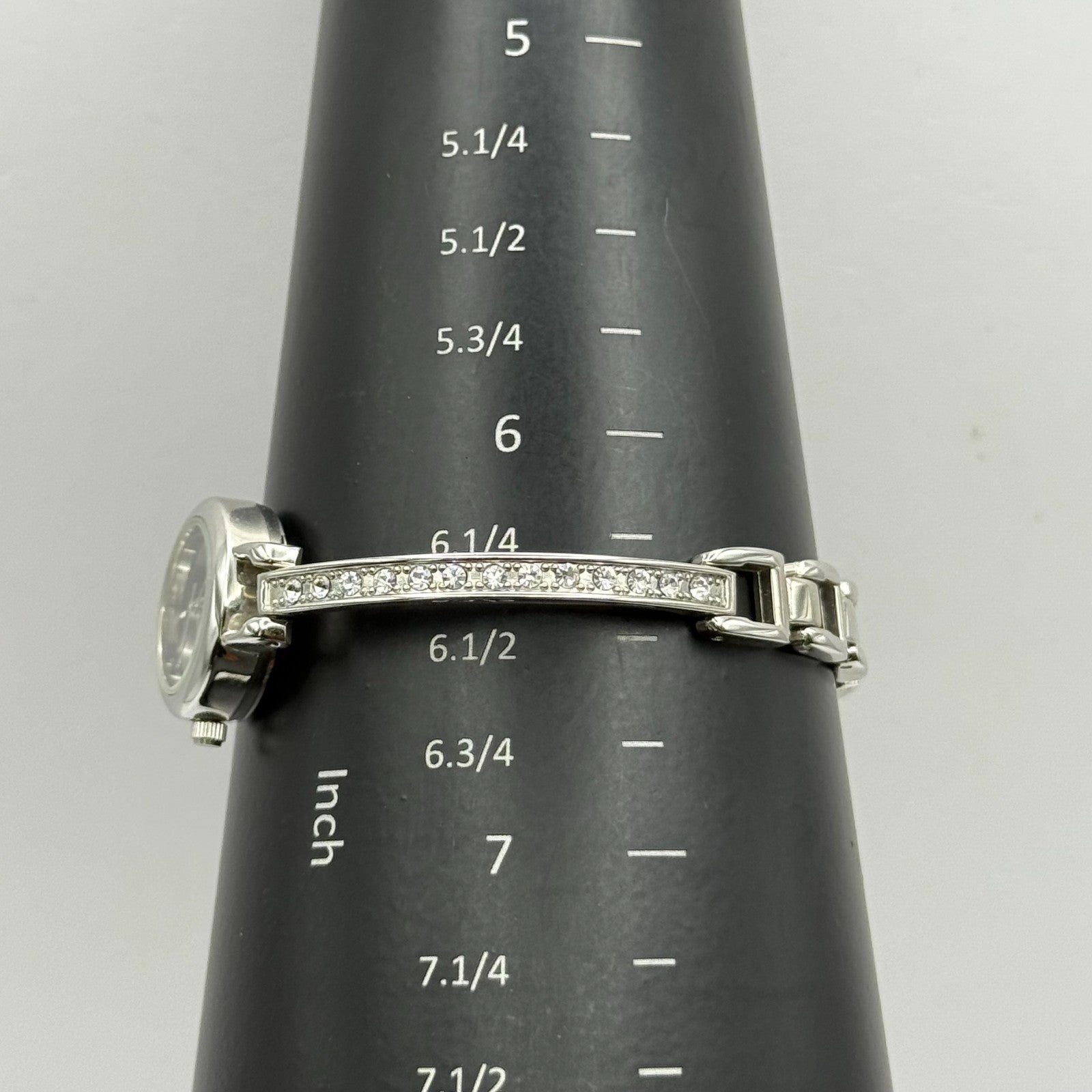 Solo Ladies Quartz Watch Black Dial Rhinestone Accents Bracelet Working 19mm