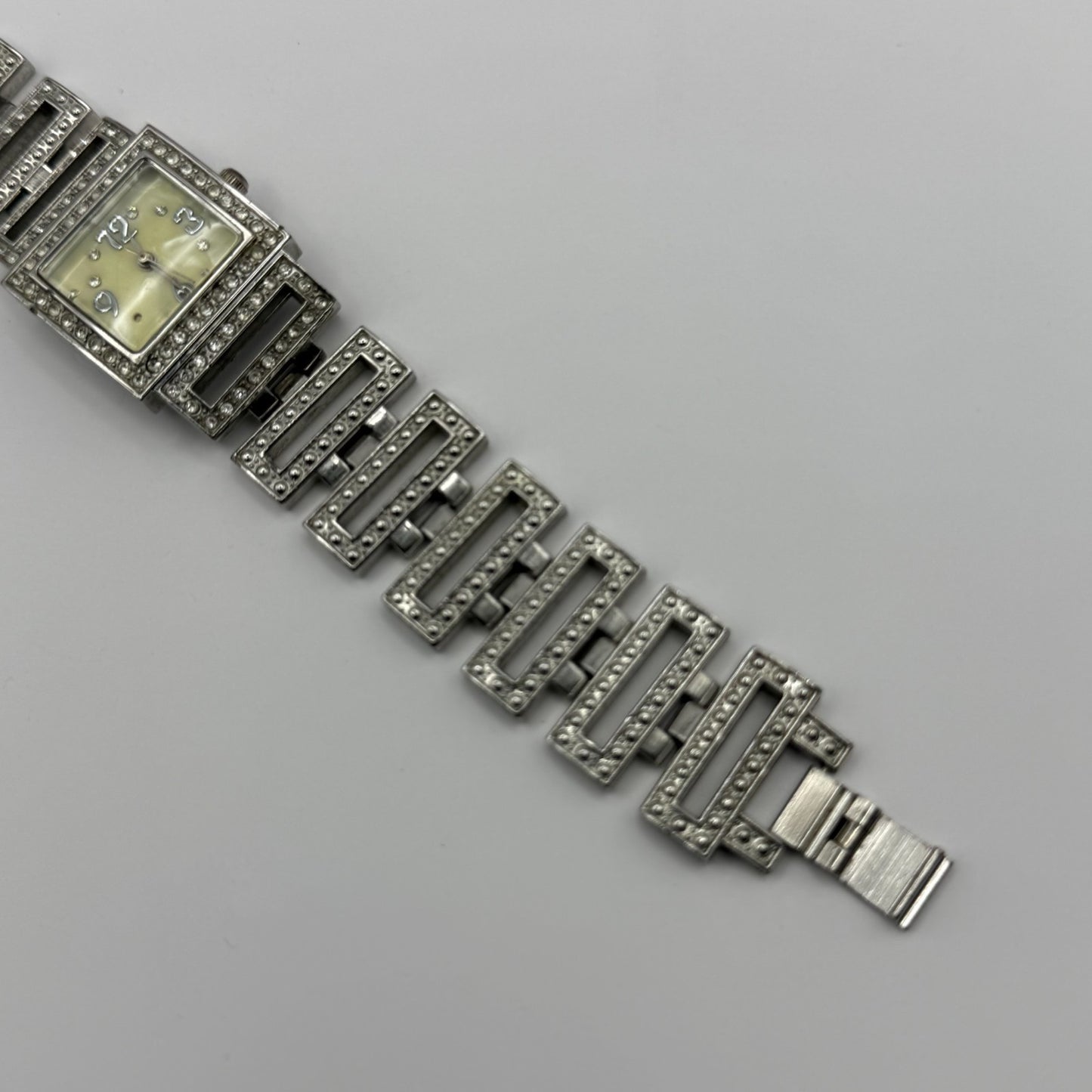 Elegant Ladies Quartz Watch Crystal Accents Silver Tone Bracelet Working 24mm