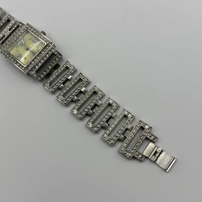 Elegant Ladies Quartz Watch Crystal Accents Silver Tone Bracelet Working 24mm