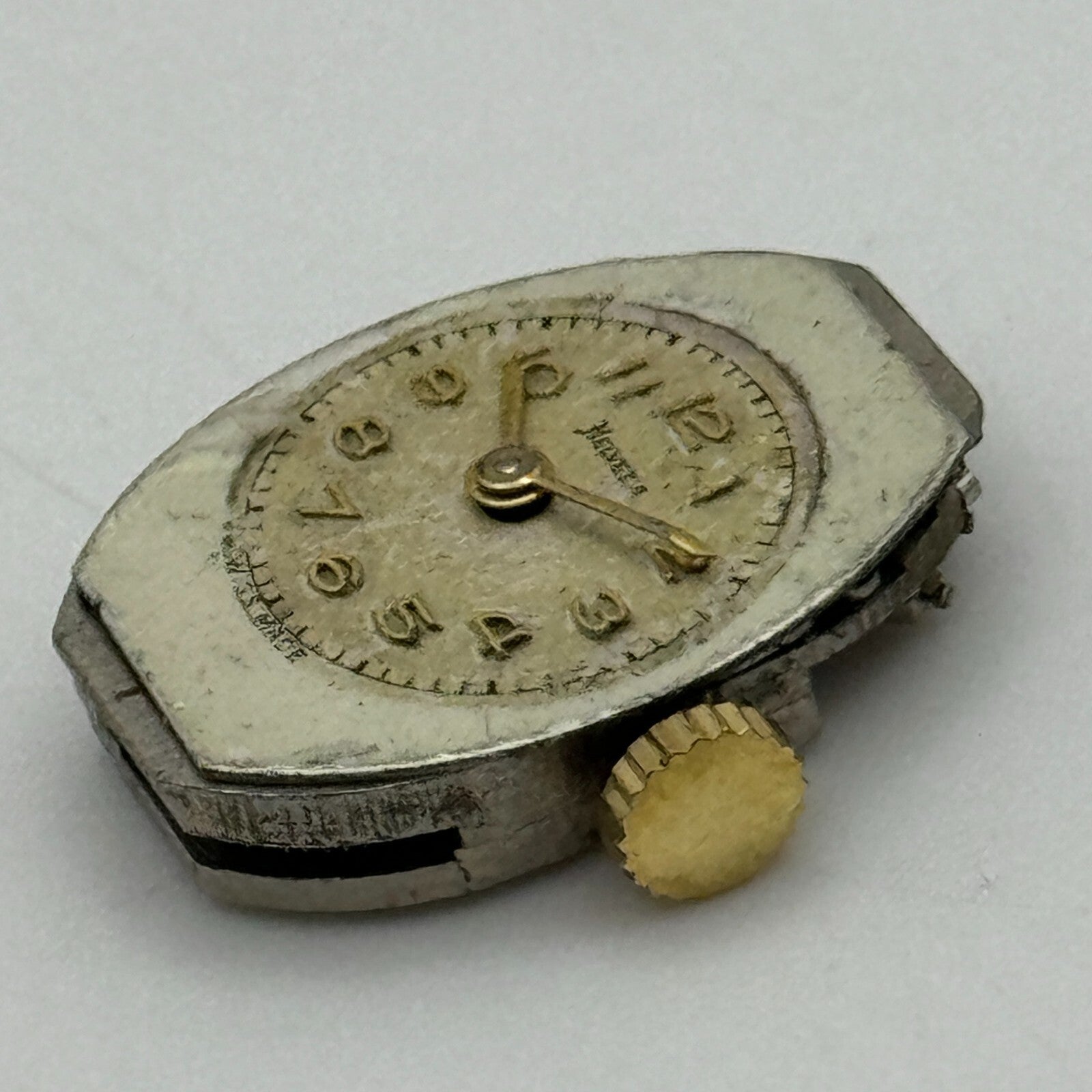12.6mm Ladies Helvetia Cal 105B Manual Wind Watch Movement Swiss Vintage PARTS