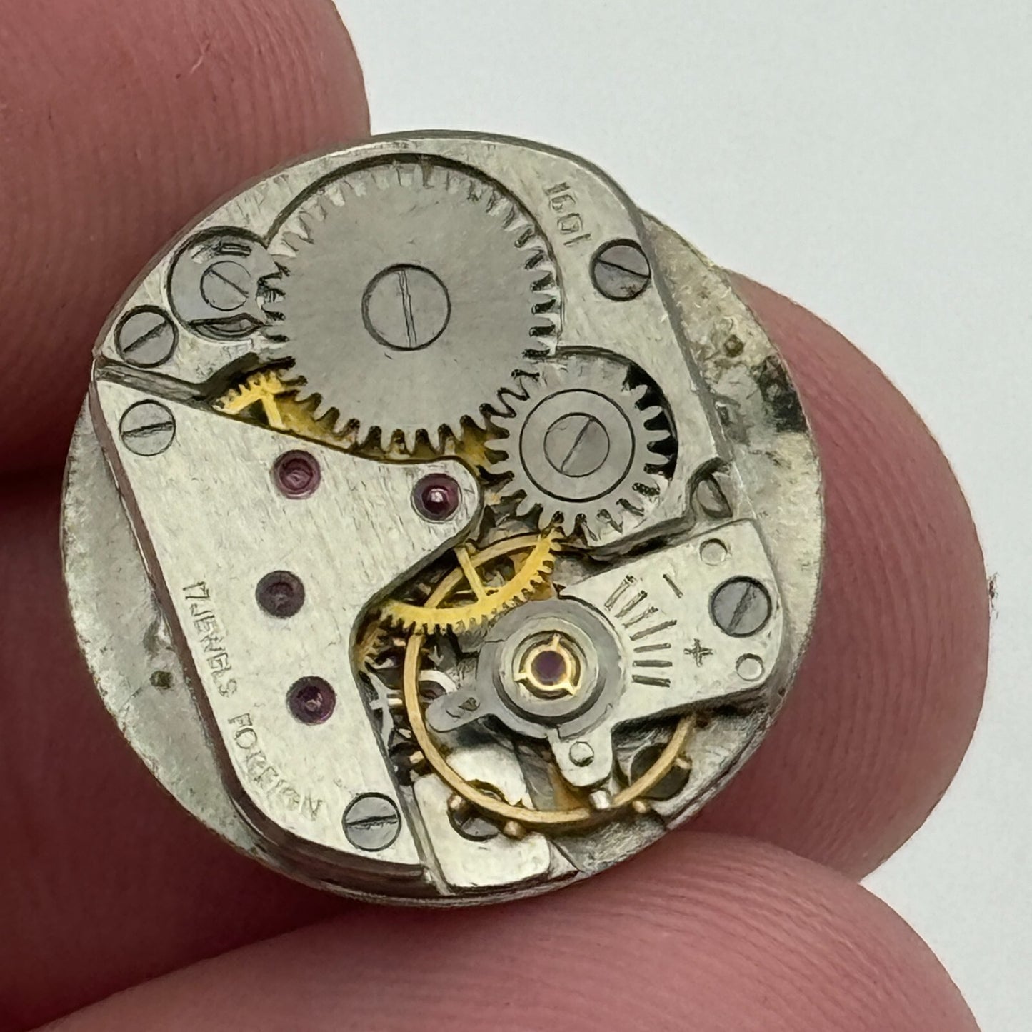 13.8mm Ladies Slava Cal 1601 Manual Wind Watch Movement Swiss Vintage PARTS
