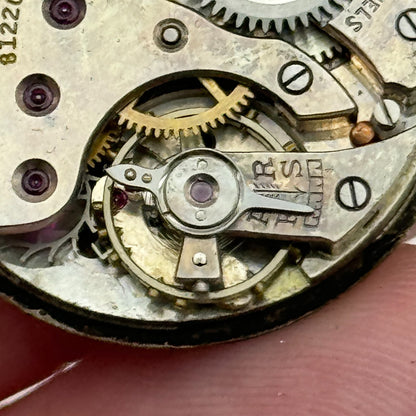 23.6mm Winco 81220 Manual Wind 15 Jewels Watch Movement Swiss Vintage PARTS