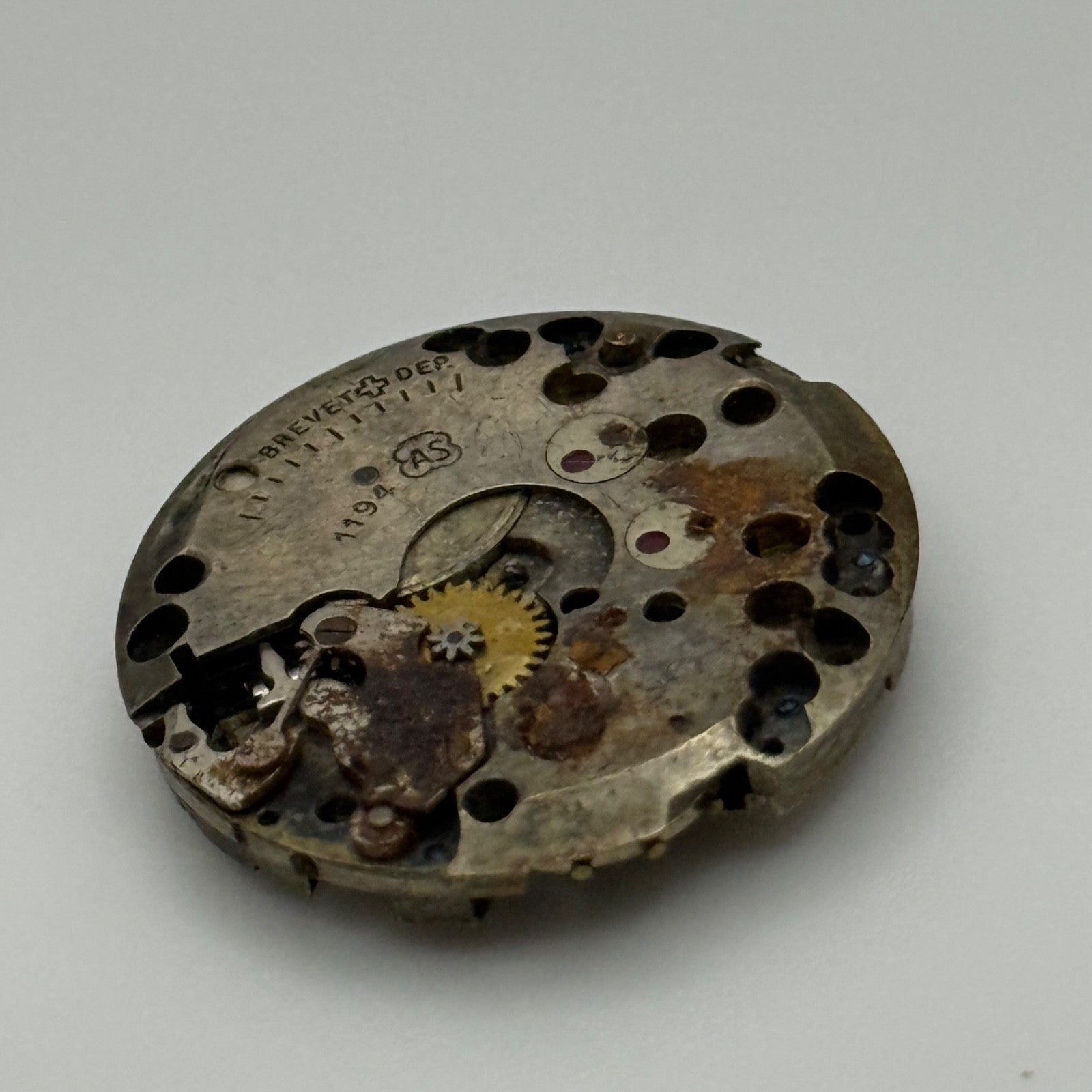 AS 1194 Watch Movement Manual Wind Vintage Swiss For Parts Or Repair 23.6mm