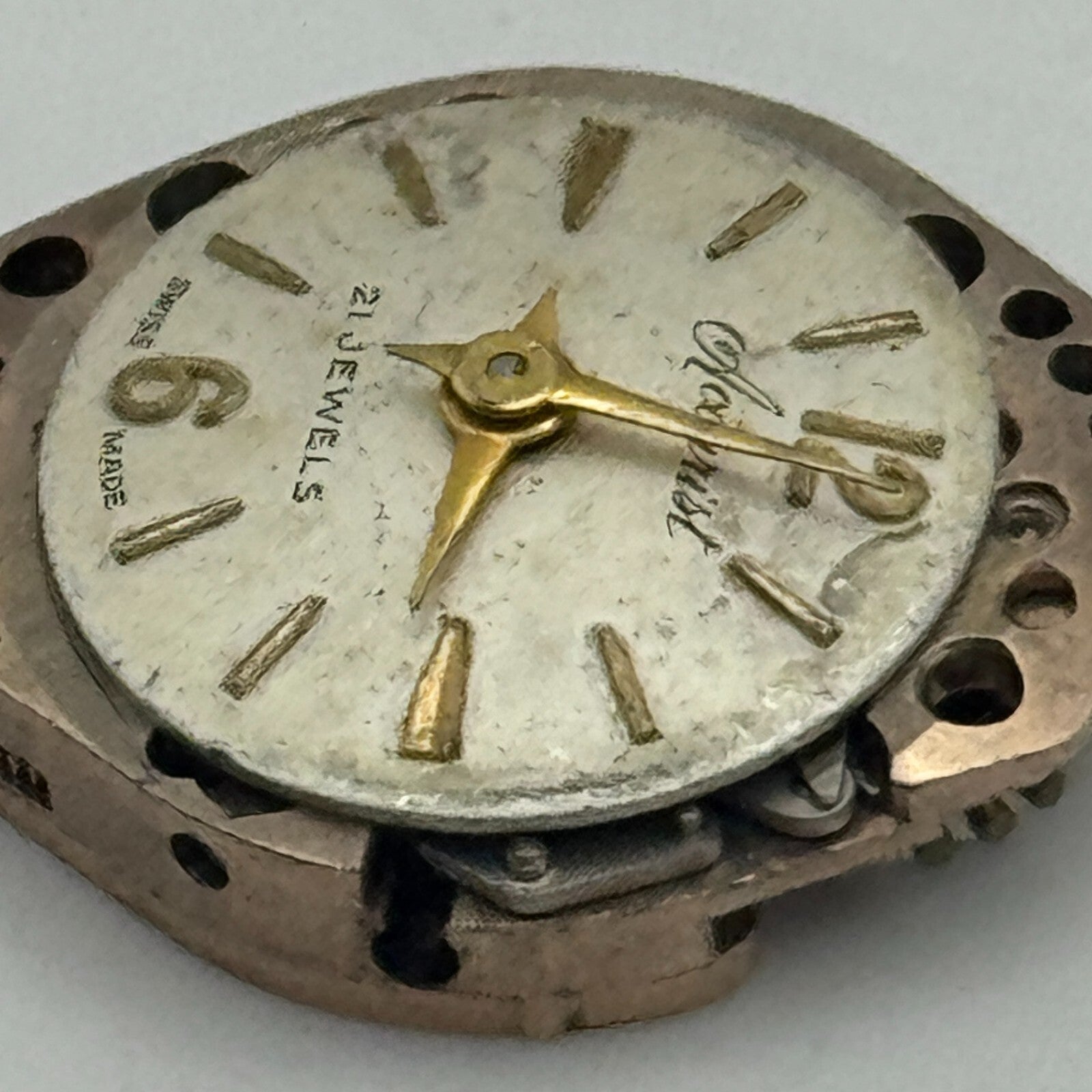 15.3mm Ladies Accurist FHF 60 Manual Wind Watch Movement Swiss Vintage PARTS