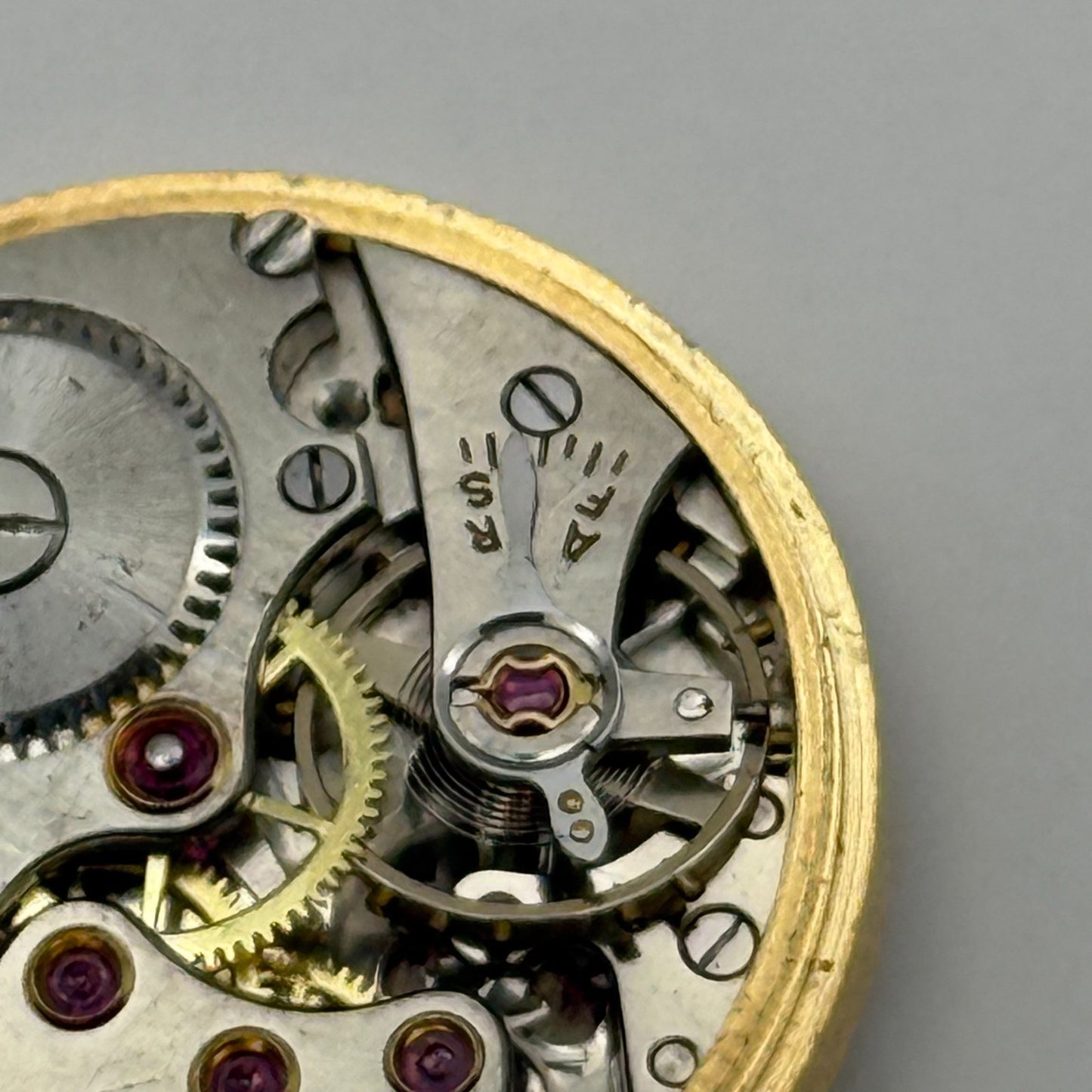Majex Buren 370 Watch Movement Manual Wind Vintage Swiss 17 Jewels Parts 25.9mm