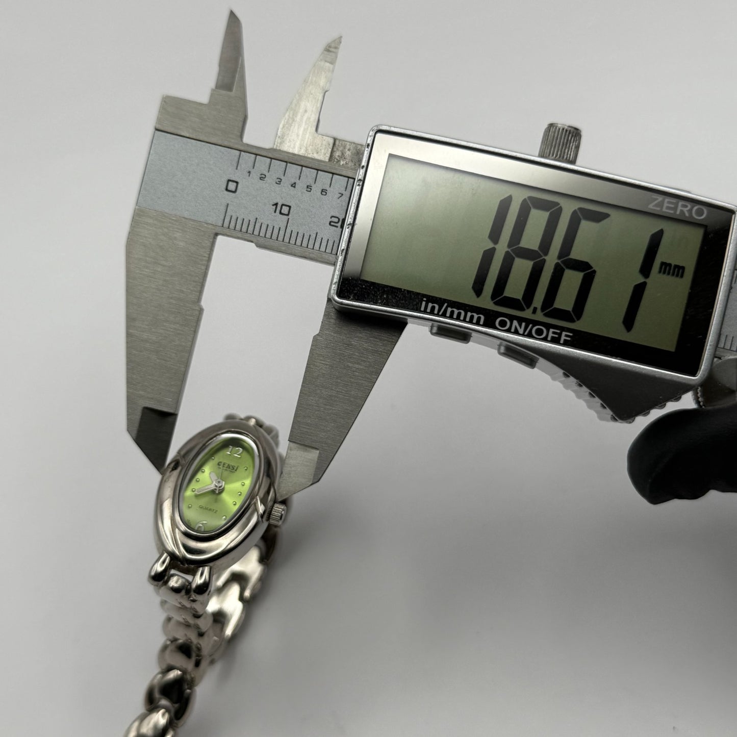 Censi Collection Tiempo Ladies Quartz Watch Silver Tone Chain-Link Working 18mm