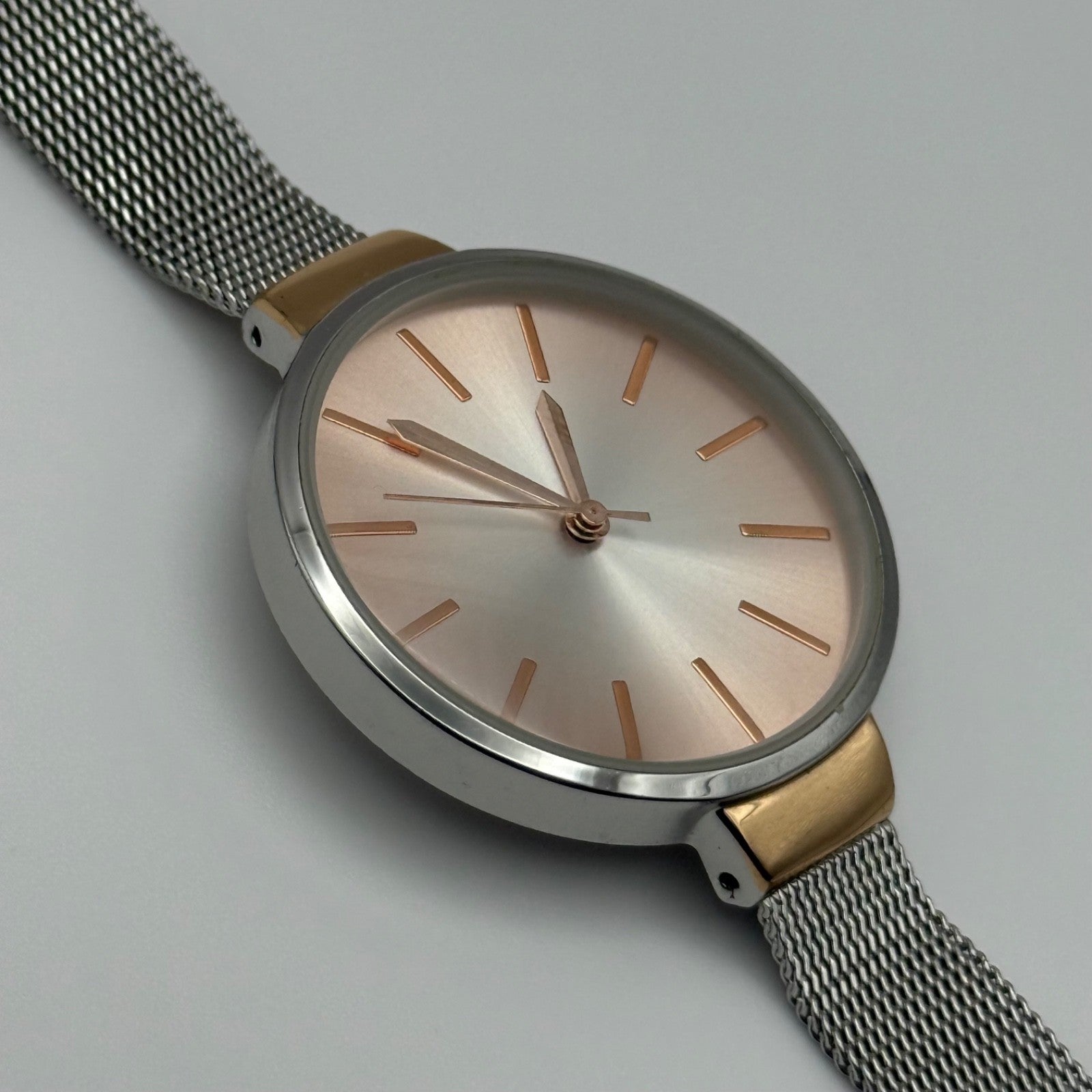 Working  Ladies Accessories Silver Tone Adjustable Mesh Strap 34mm Quartz Watch