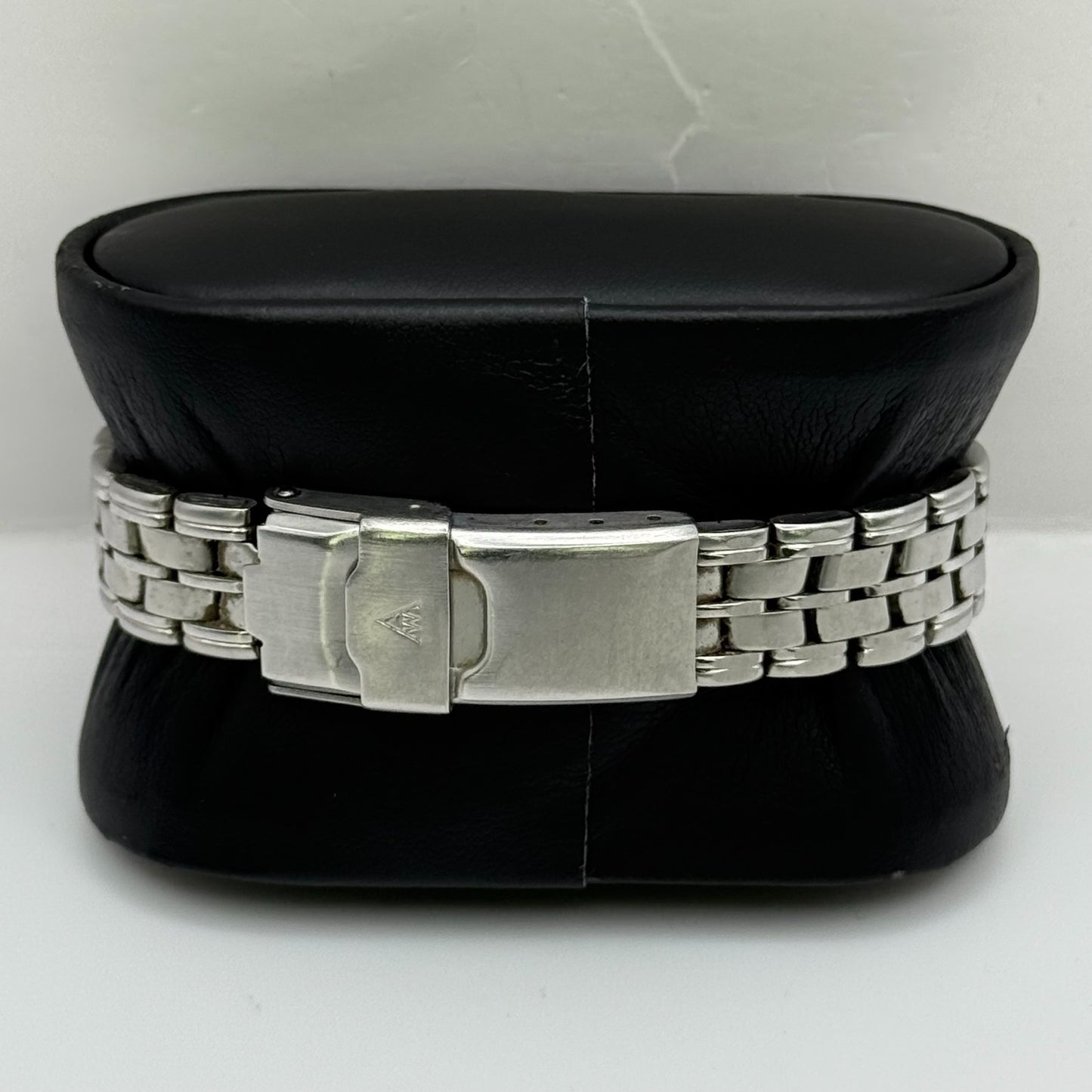 Accurist Ladies Quartz Watch Black Dial Silver Tone Bracelet Japan Working 27mm