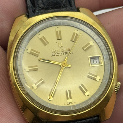 37mm Mens Bulova Accutron 2181F Date Dial Swiss Quartz Vintage Watch TO RESTORE