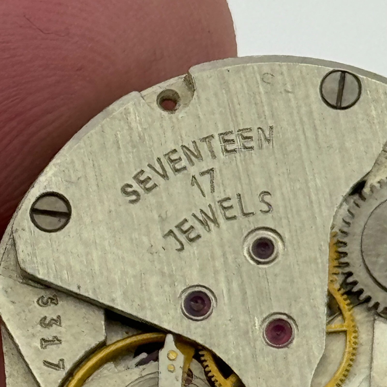 26.9mm Unidentified 3317 Manual Wind 17 Jewels Watch Movement Vintage PARTS