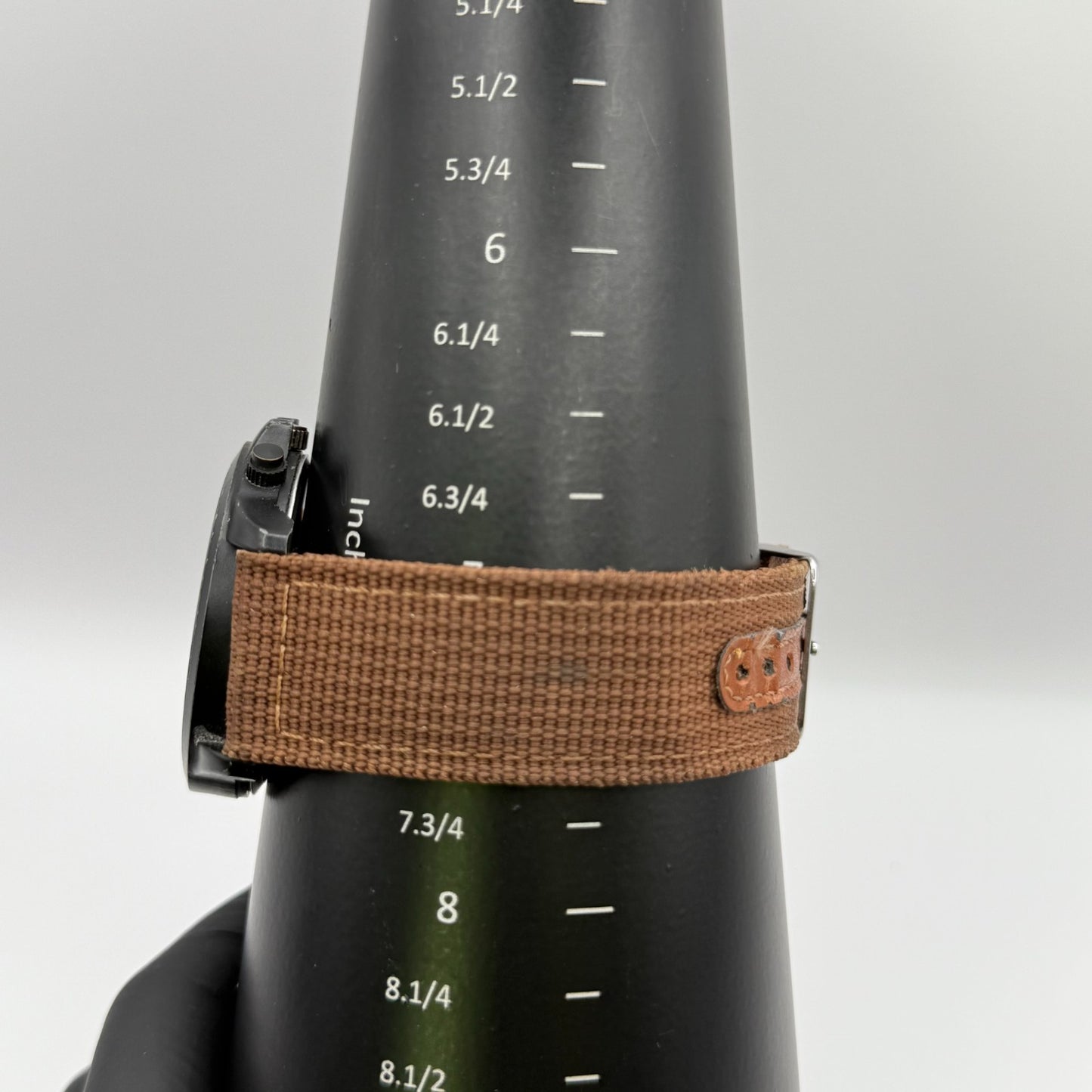 Xinew Men’s Quartz Chronograph Watch Calendar Dial Brown Strap Working 42mm