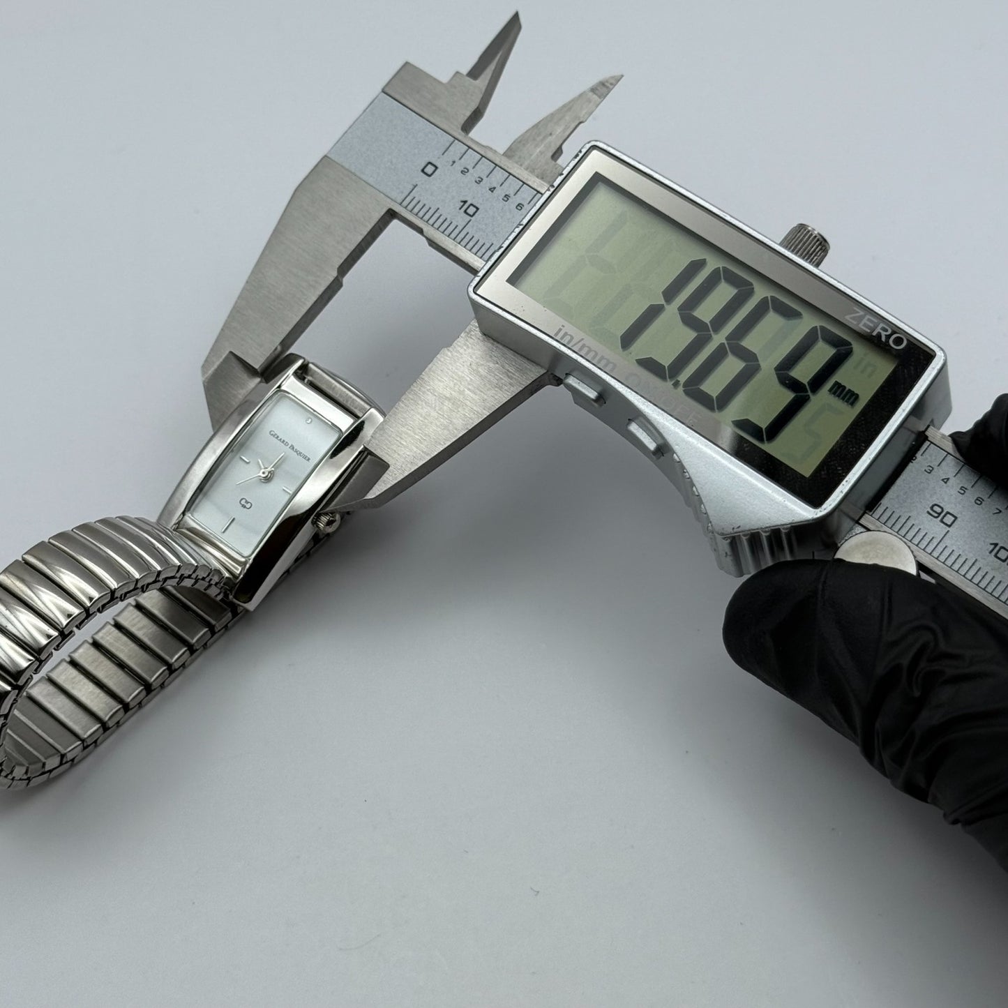 Gerard Pasquier Ladies Quartz Watch Silver Tone Expandable Band Working 19mm