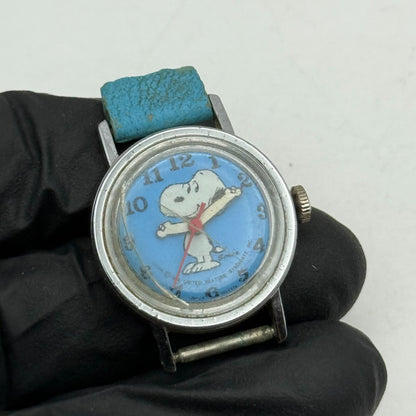 25mm Vintage Blue Timex Snoopy 1958 United Feature Syndicate INC Watch FOR PARTS
