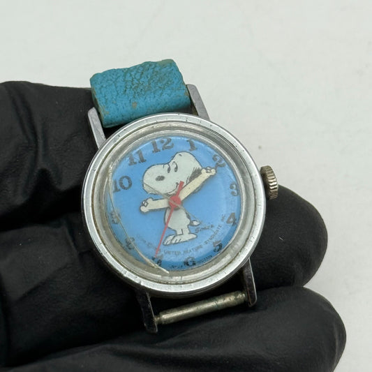 25mm Vintage Blue Timex Snoopy 1958 United Feature Syndicate INC Watch FOR PARTS