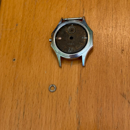 32mm Vintage Soviet USSR Cal 2605 Date Dial Manual Wind Watch PARTS / REPAIR