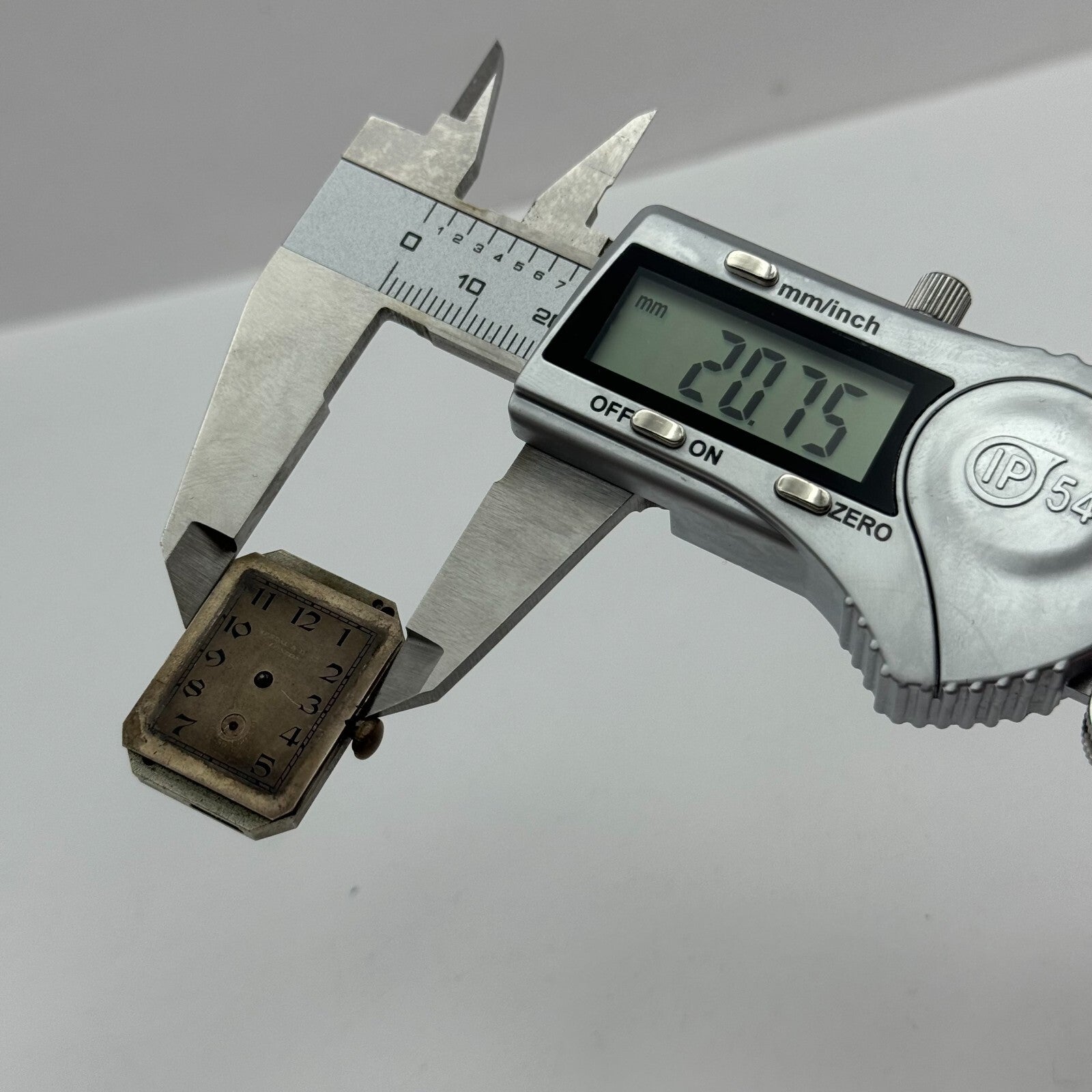 20.7mm Kendal & Dent Rotary Maximus Rare Tank Watch Movement Manual Wind PARTS