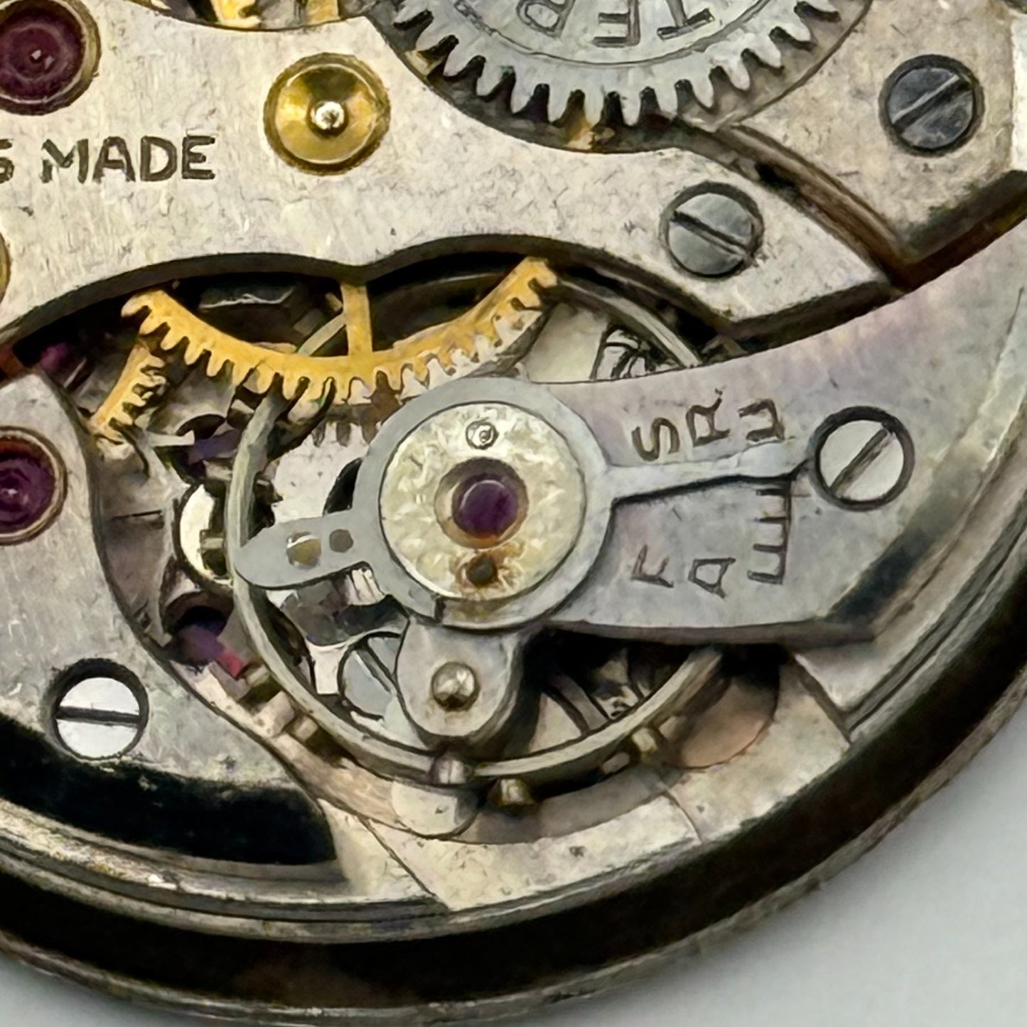 Cortebert Cal 665 Watch Movement 15 Jewels Sub Seconds Manual Wind Parts 25.3mm