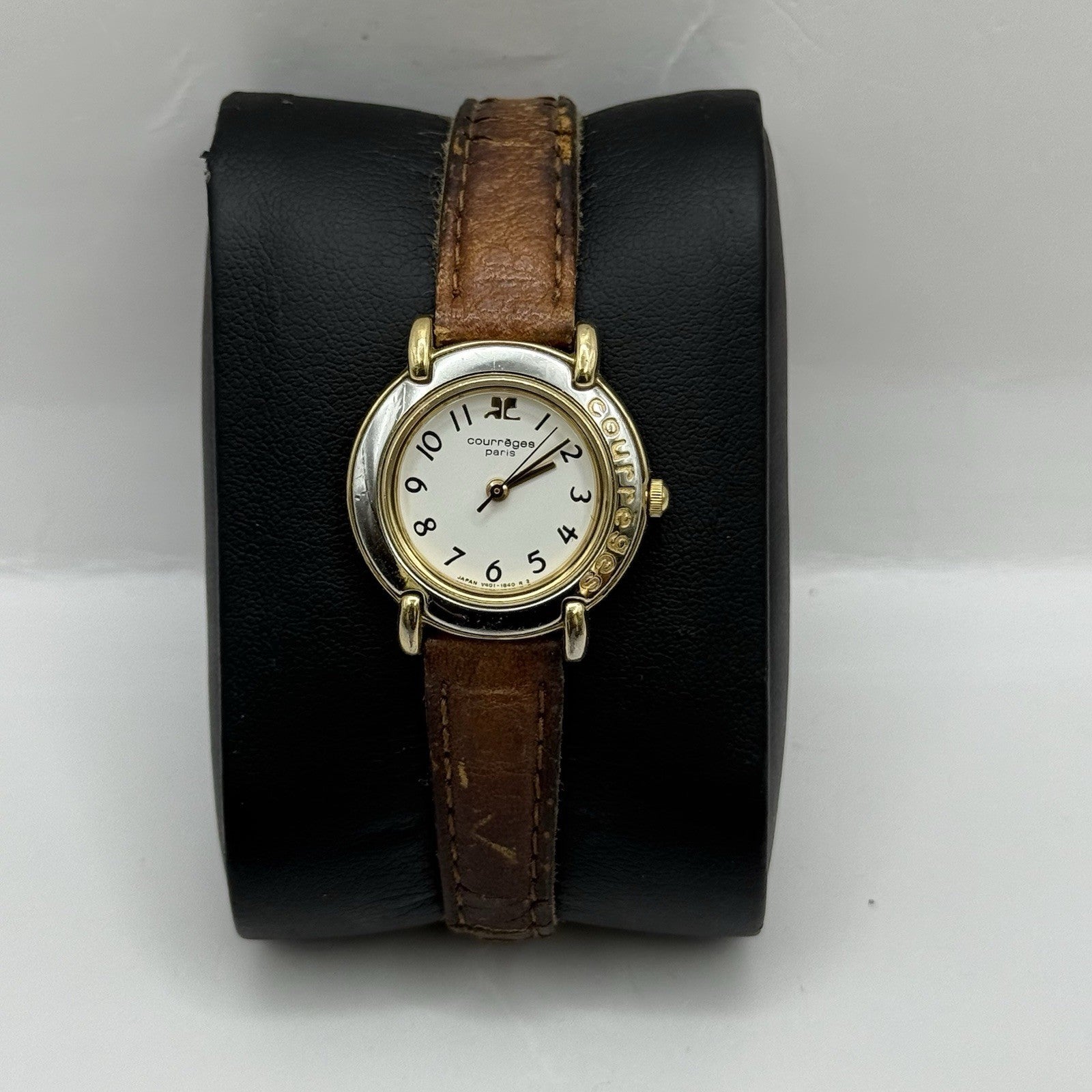 23mm Working Ladies Vintage Courreges Paris V401-0700 White Dial Quartz Watch