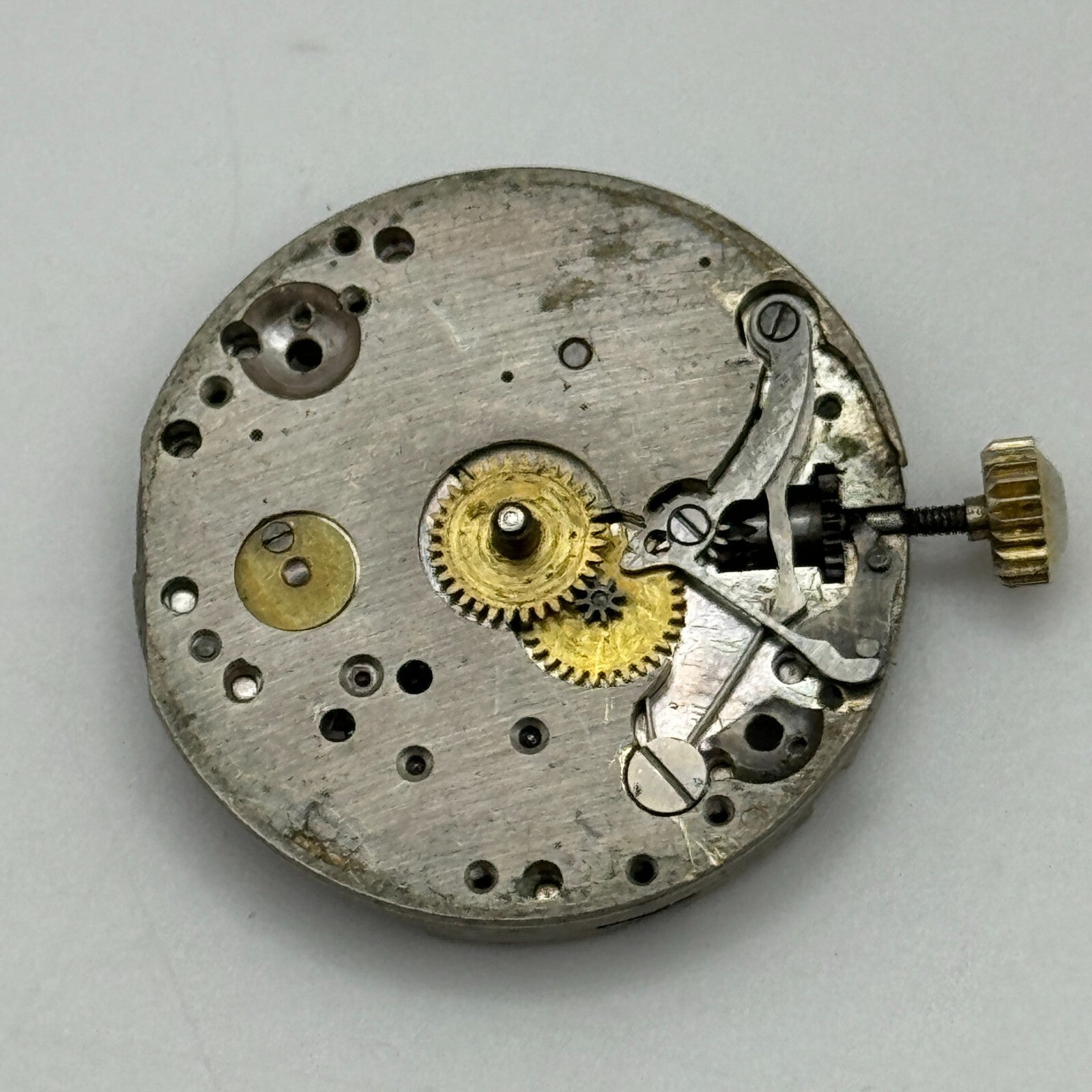 23.6mm Unidentified 15 Jewels Manual Wind Watch Movement Swiss Vintage PARTS