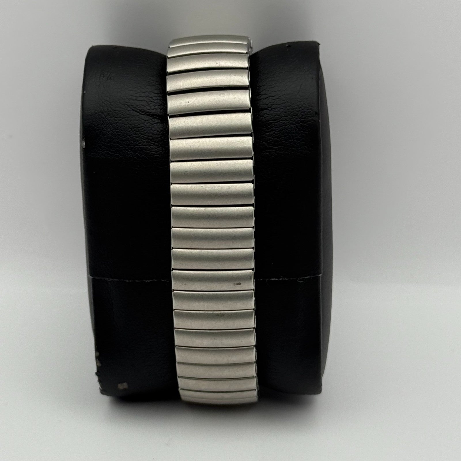 Davidoff Cool Water Ladies Quartz Watch Silver Tone Stretch Band Working 31mm