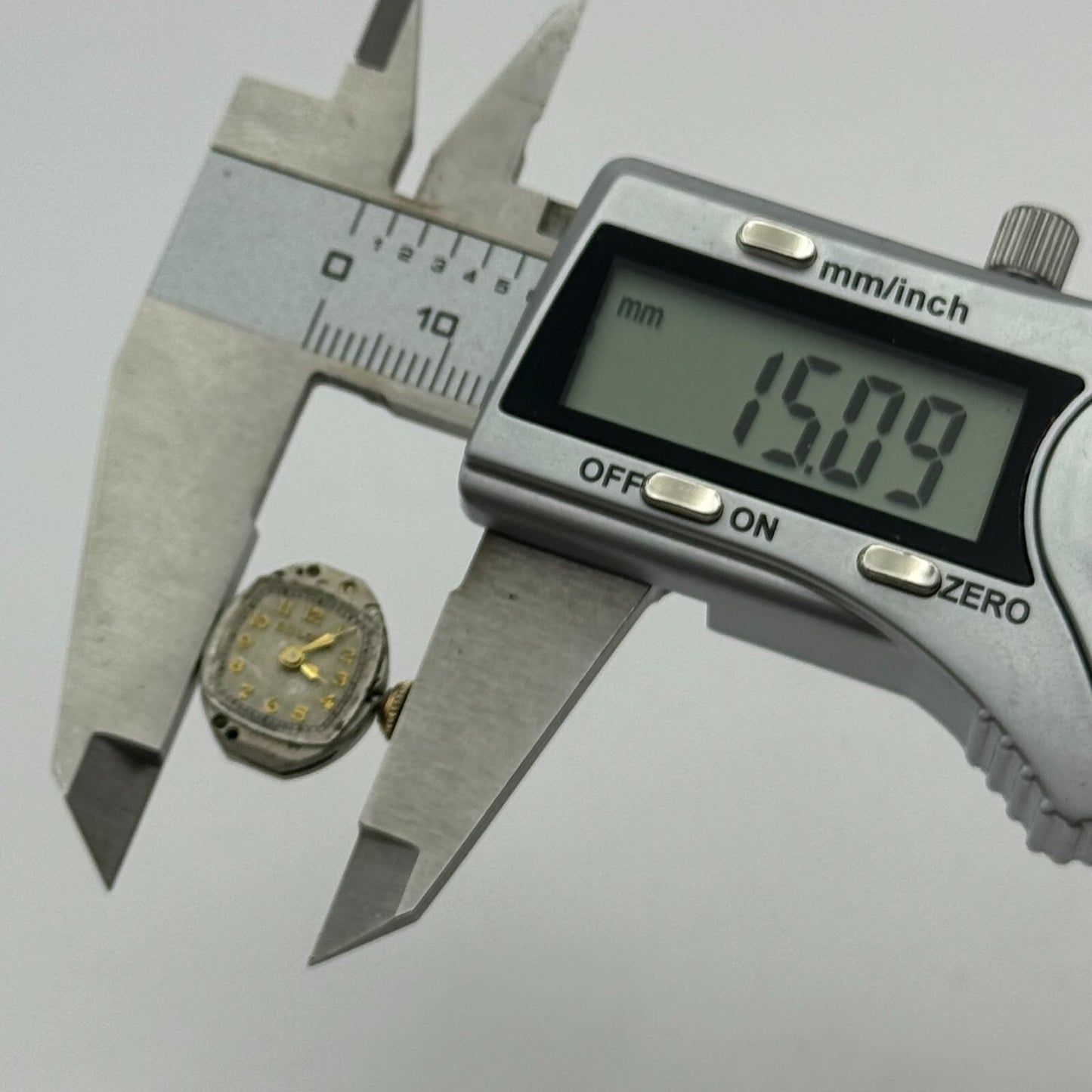 12.8mm Bulova Ladies 5AC Manual Wind Swiss 17 Jewels Watch Movement PARTS SPARES