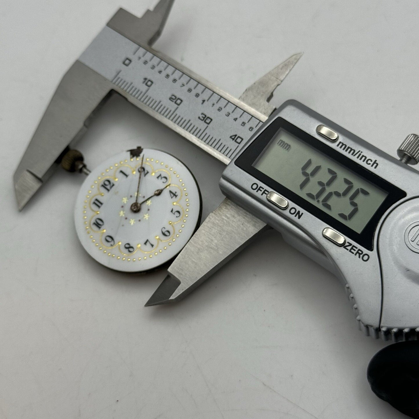 33.2mm Beautiful Patterned Dial Cylinder Pocket Watch Movement FOR PARTS
