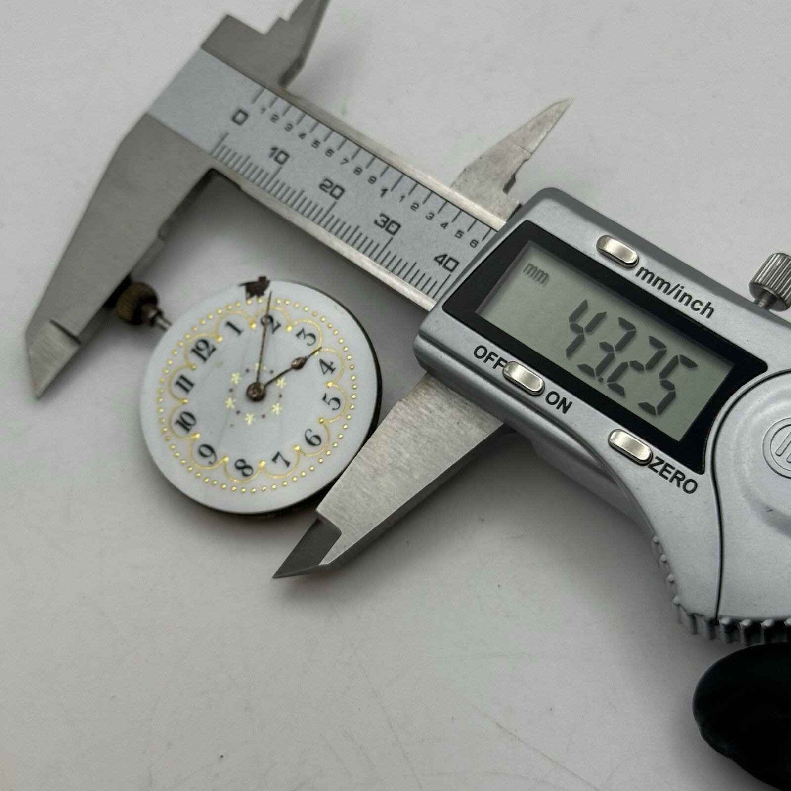 33.2mm Beautiful Patterned Dial Cylinder Pocket Watch Movement FOR PARTS
