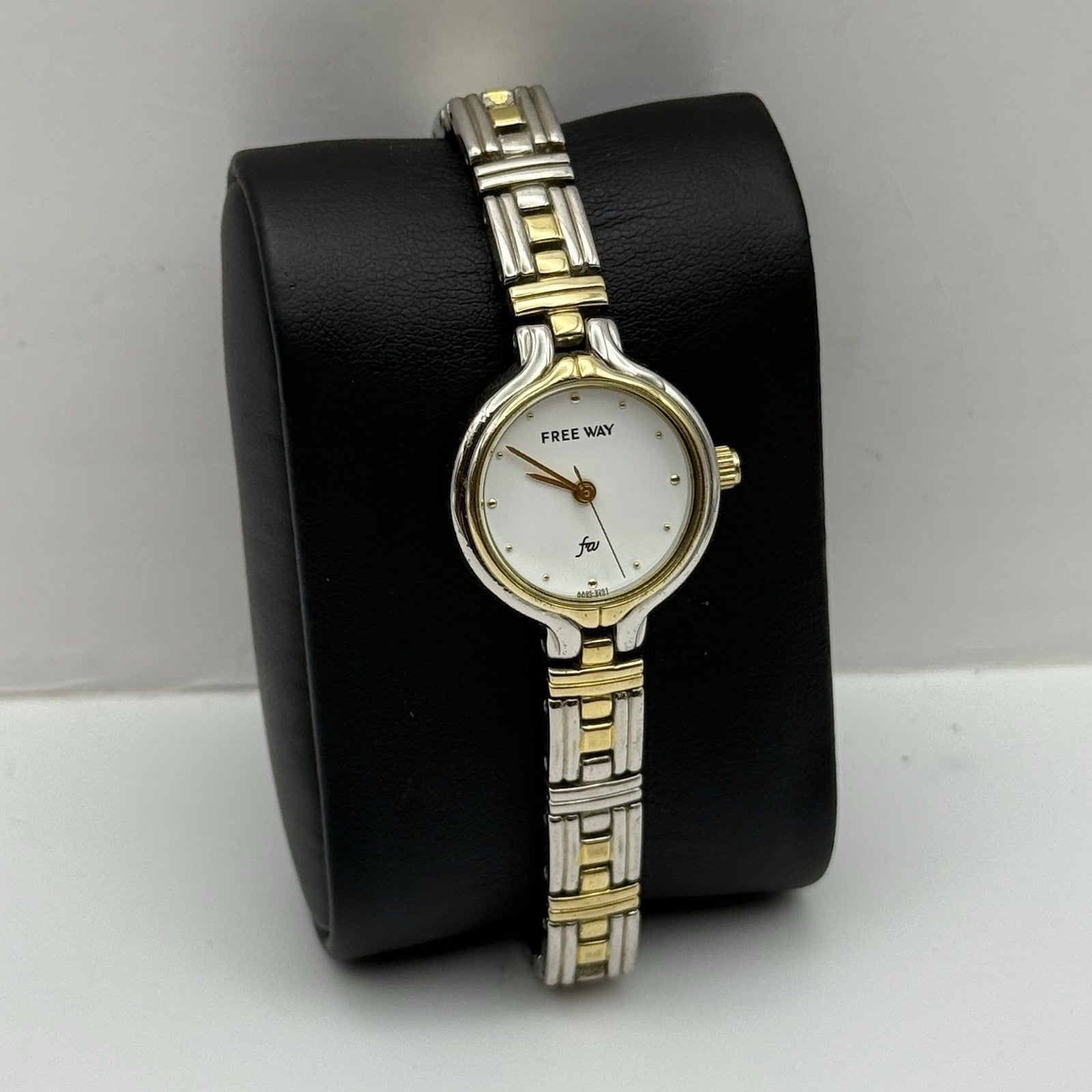 22mm Working Vintage Ladies Citizen Freeway Two Tone Quartz Watch DAMAGED CLASP