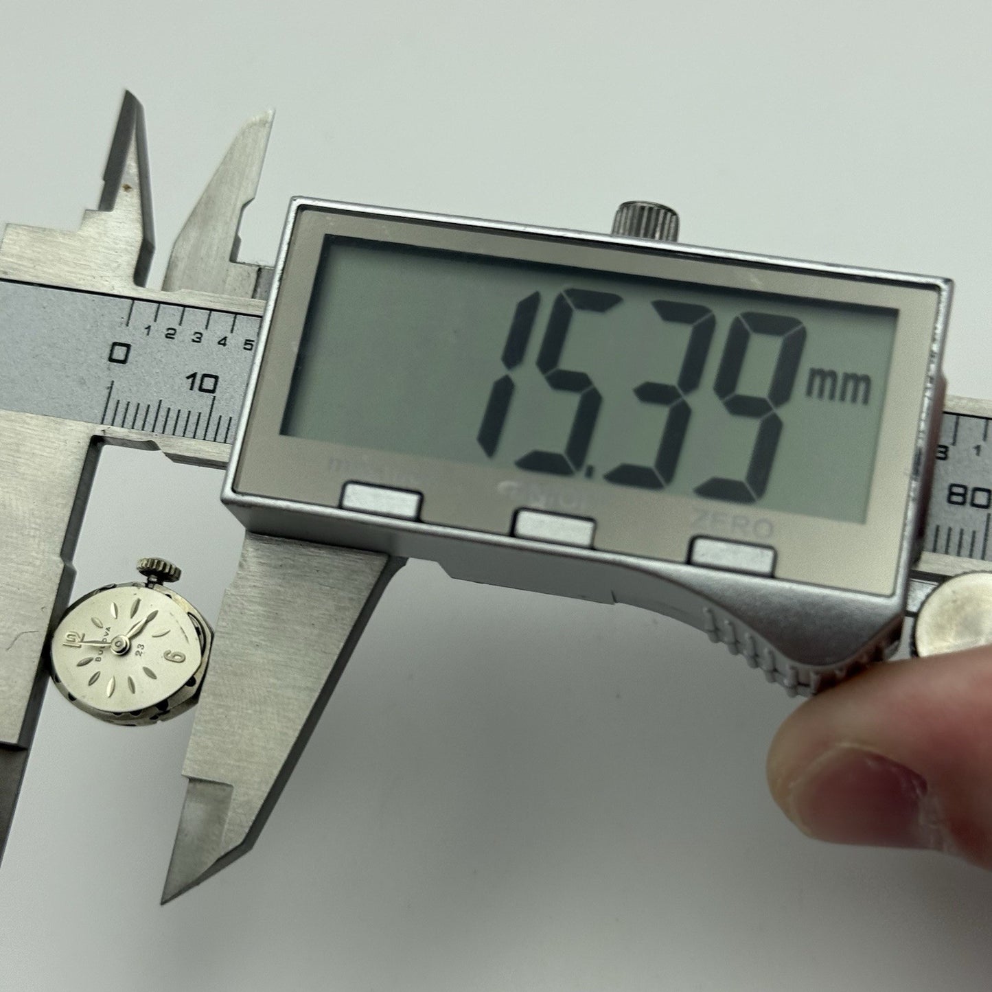 13.1mm Vintage Ladies Bulova 5AT Manual Wind Swiss Watch Movement PARTS REPAIR