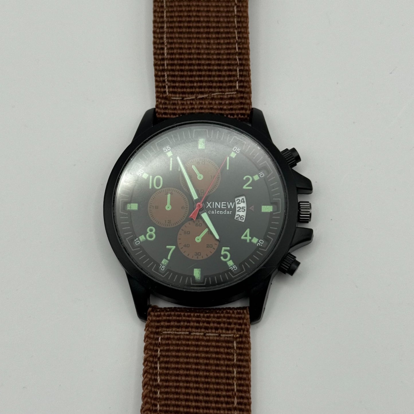 Xinew Men’s Quartz Chronograph Watch Calendar Dial Brown Strap Working 43mm