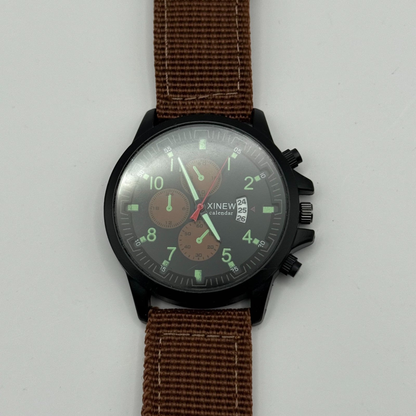 Xinew Men’s Quartz Chronograph Watch Calendar Dial Brown Strap Working 43mm