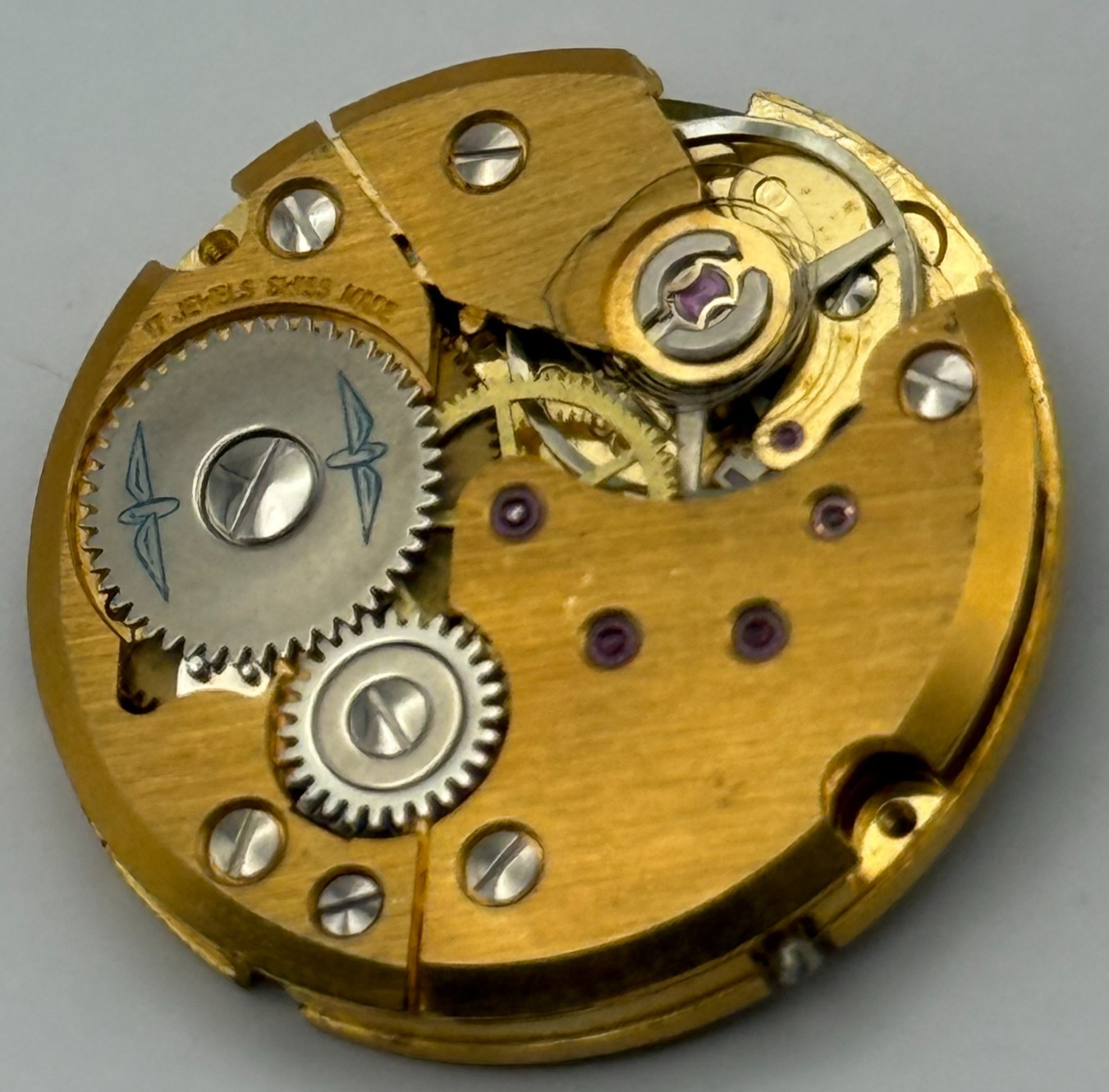 Peseux P 7046 Watch Movement Manual Wind Vintage 17 Jewels Swiss Parts 23.6mm