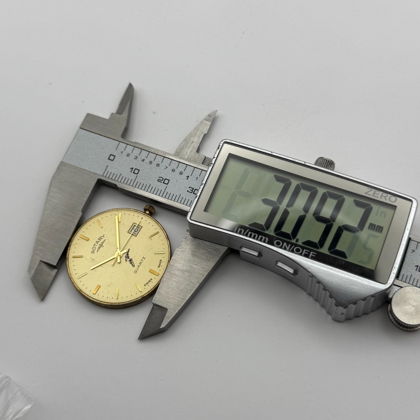 ETA 955.414 Quartz Watch Movement Rotary Date Vintage Swiss Parts Repair 30.9mm